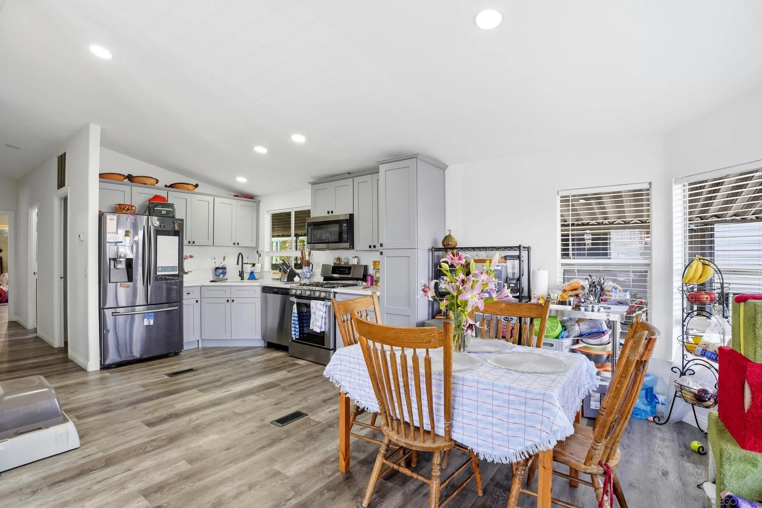 https://cdn.realtyfeed.com/cdn/127/260014123/132c0143253b37e5192248e9cbef4c4f.webp