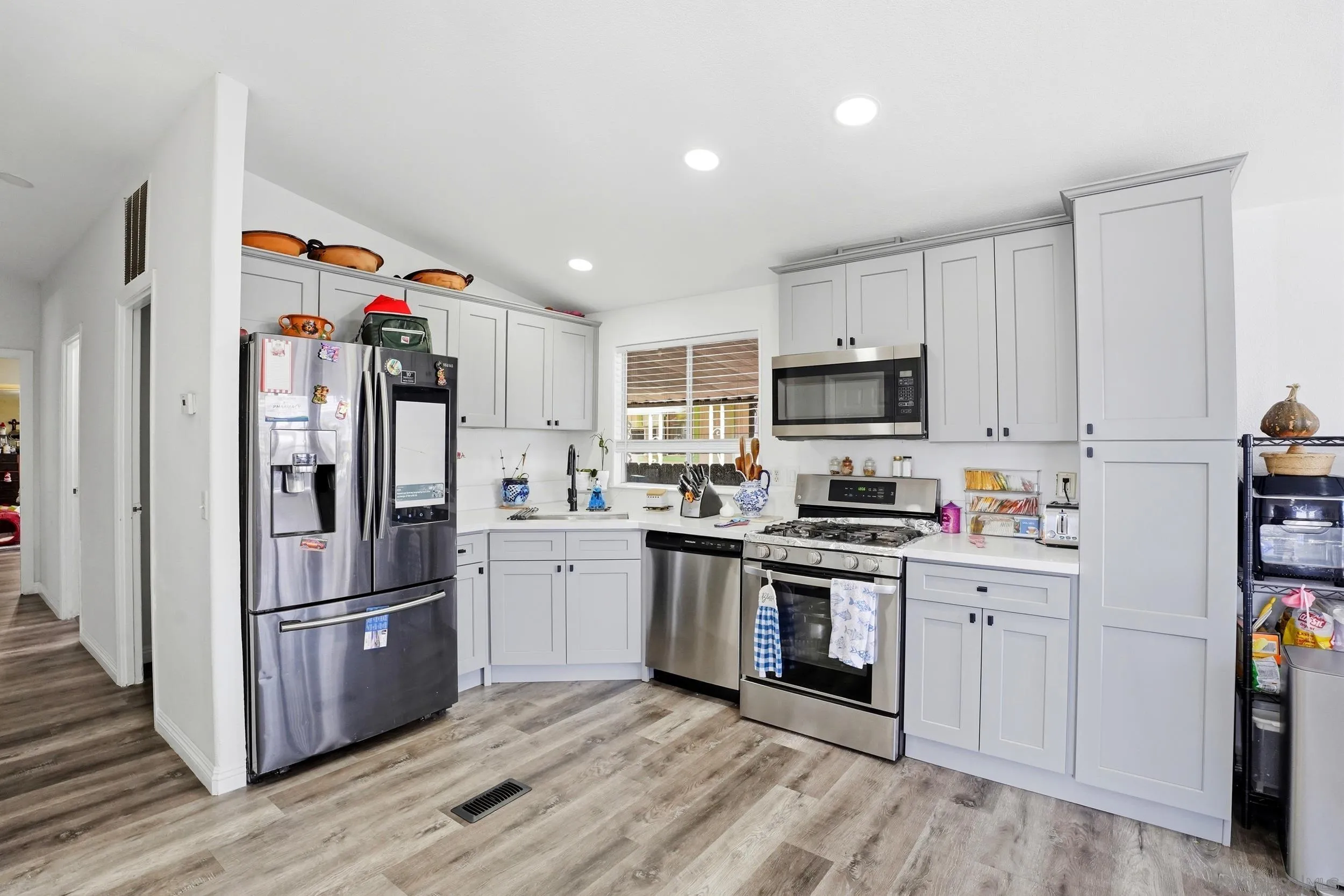 https://cdn.realtyfeed.com/cdn/127/260014123/3691f3b73ea56e136fcedc280099483d.webp