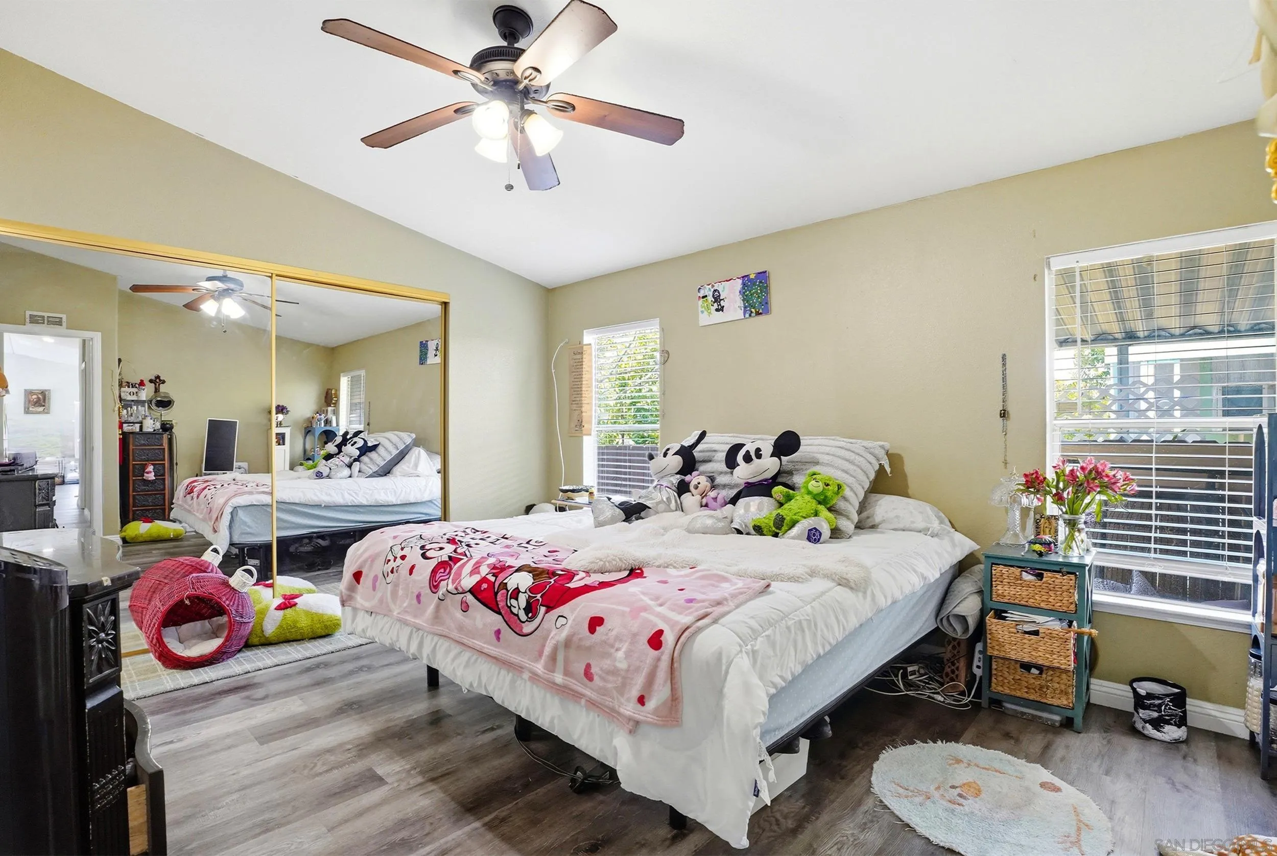 https://cdn.realtyfeed.com/cdn/127/260014123/39743bea33042cc6f3dfd5e472669d74.webp