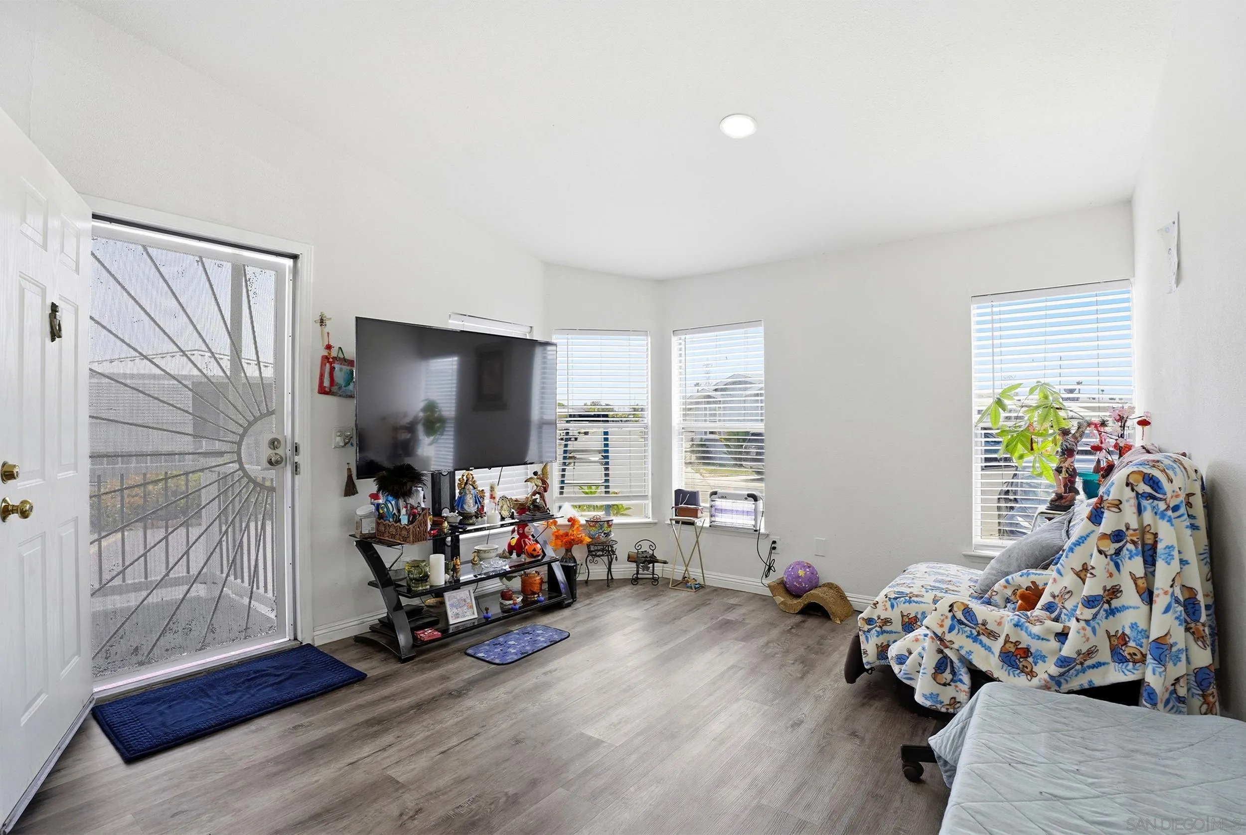 https://cdn.realtyfeed.com/cdn/127/260014123/686feed0fc0e937d5869accf1d570336.webp