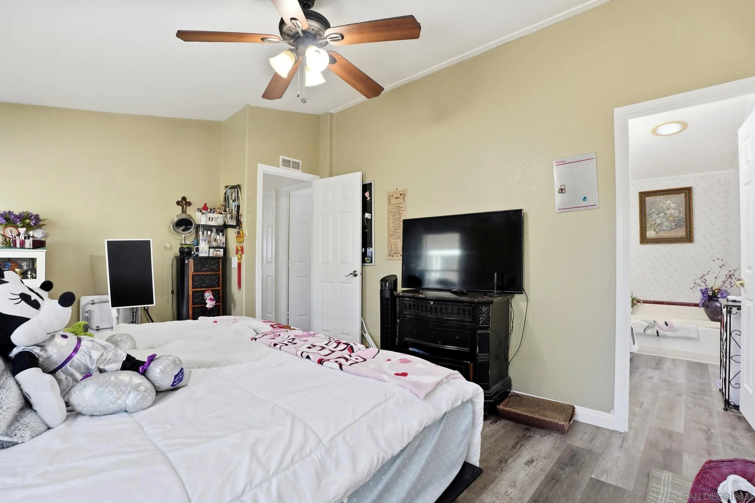 https://cdn.realtyfeed.com/cdn/127/260014123/99f5e7e44299d390bd3800966448b222.webp