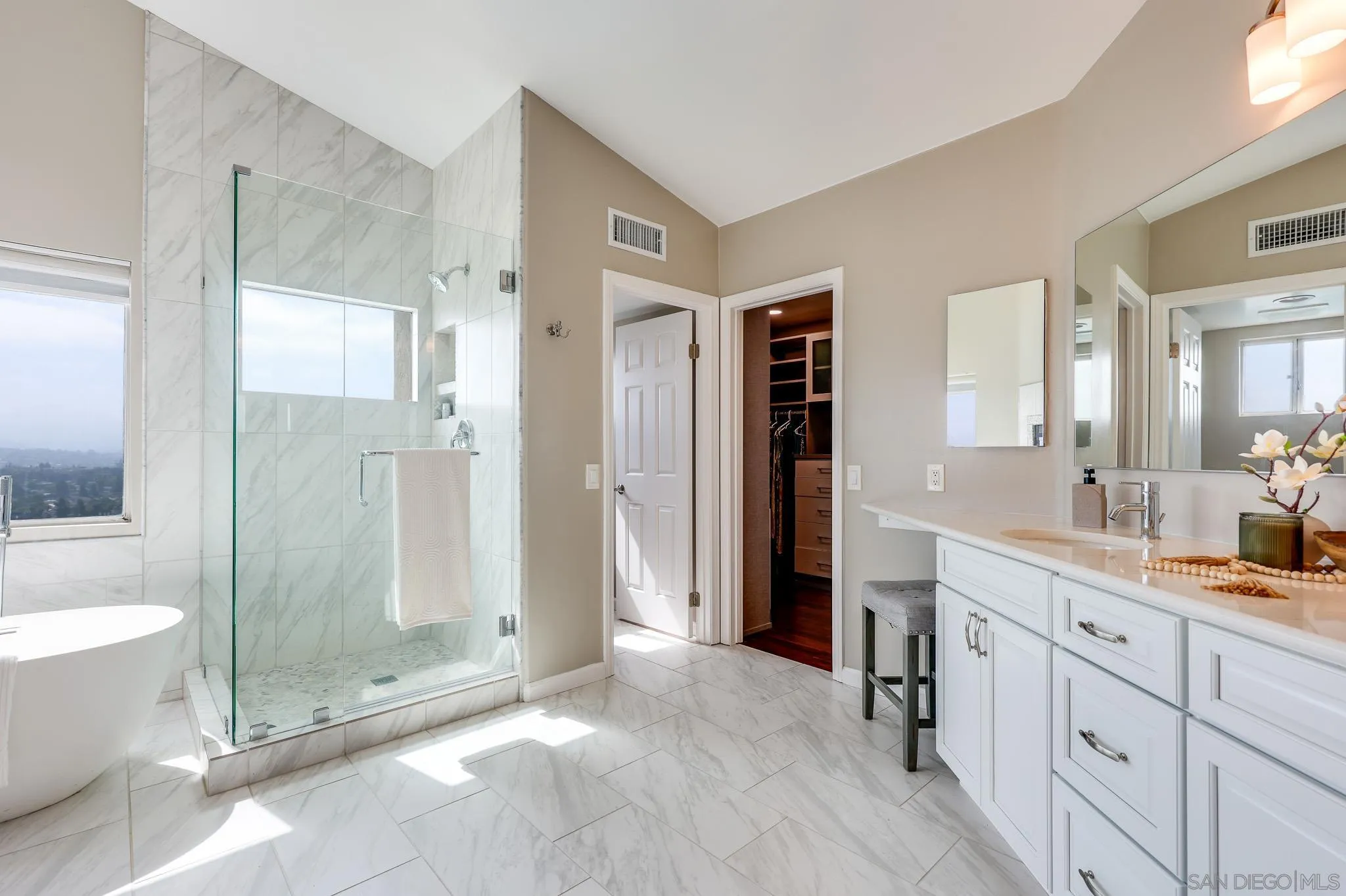 https://cdn.realtyfeed.com/cdn/127/260014128/509a4f7d7c98c17d6c83092ca1dba364.webp