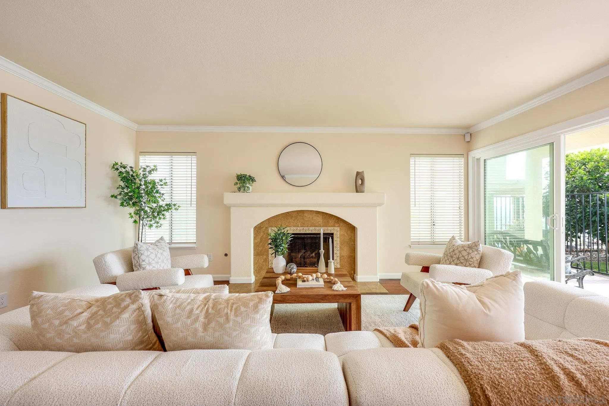 https://cdn.realtyfeed.com/cdn/127/260014128/6b35738c720c92c677e0f693cd6af4fe.webp