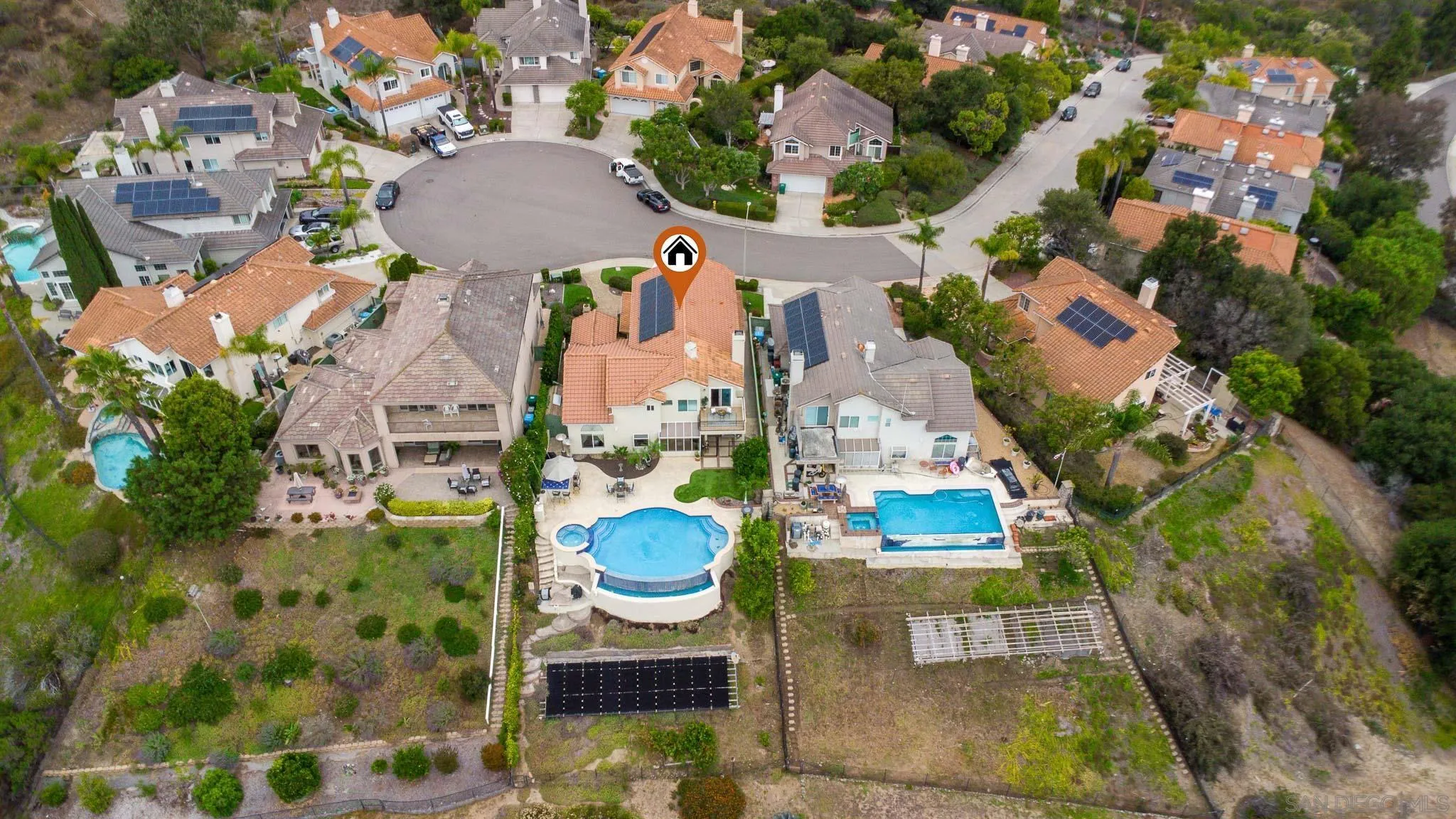 https://cdn.realtyfeed.com/cdn/127/260014128/8f8f047e11e9f5246085aea1cd4ebd1f.webp