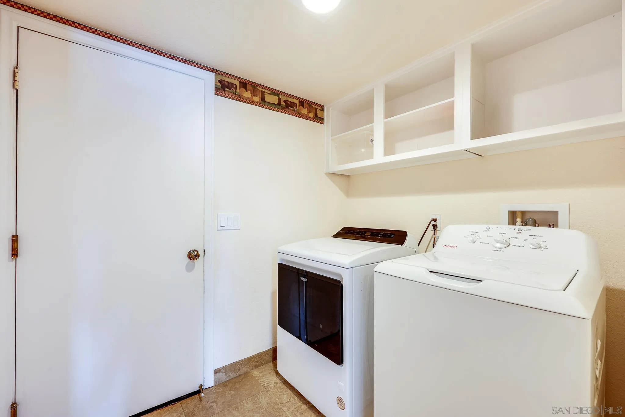 https://cdn.realtyfeed.com/cdn/127/260014128/95c9650f80e3c7c49784fe1a49035e20.webp
