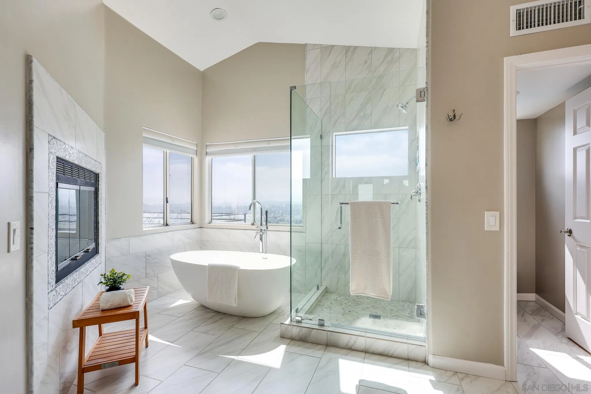 https://cdn.realtyfeed.com/cdn/127/260014128/d5267aea0063195bda68dd4017a19fe4.webp