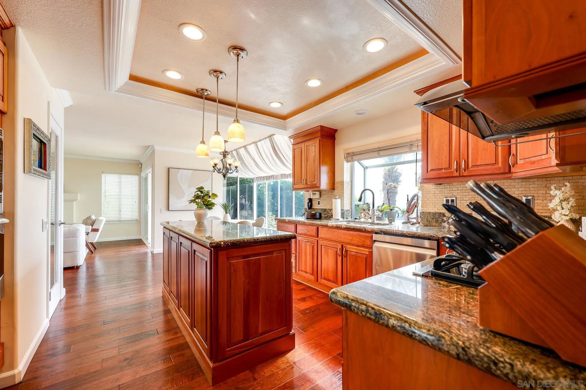 https://cdn.realtyfeed.com/cdn/127/260014128/e2fb8c768cff5d4b254db734b23cf176.webp