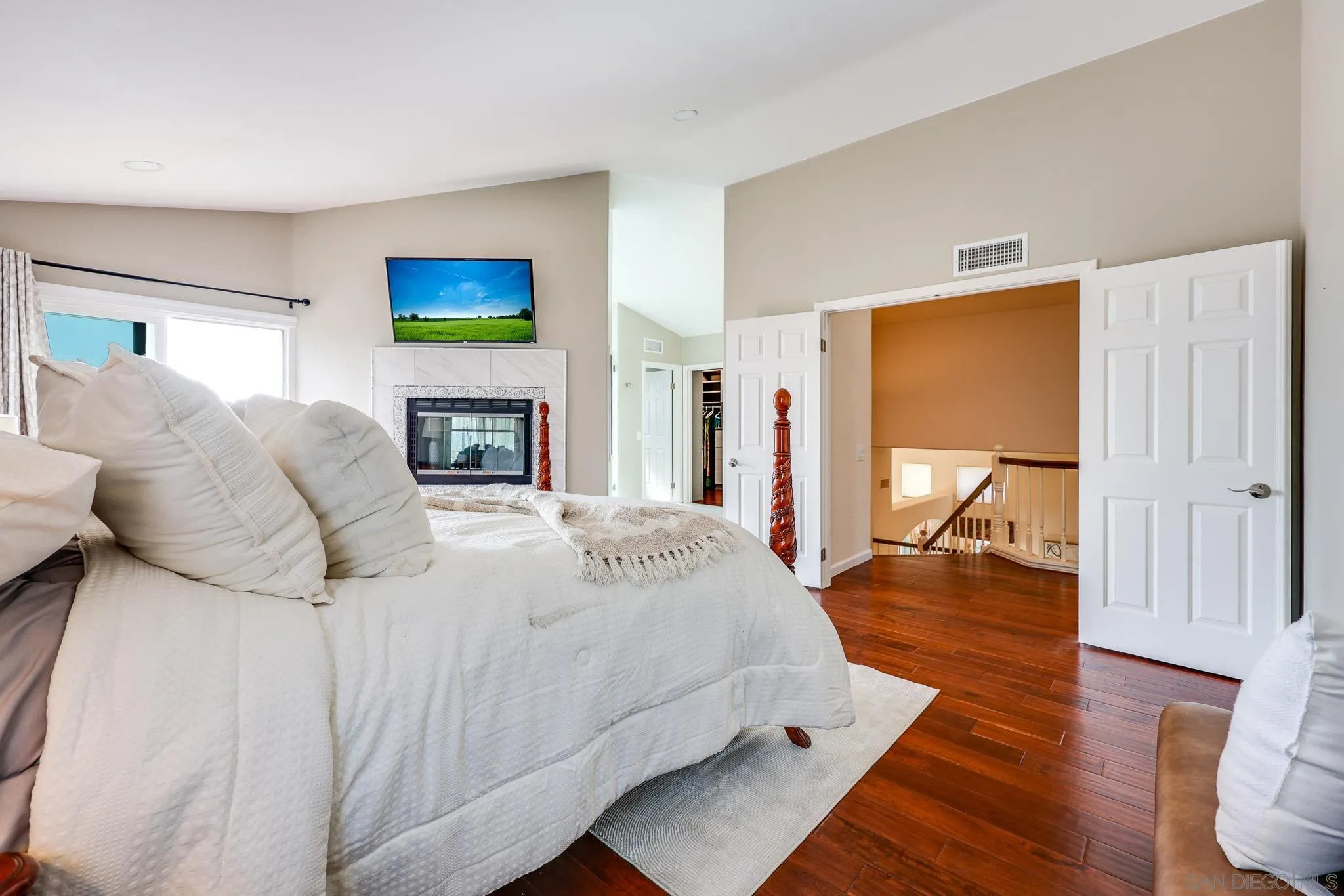 https://cdn.realtyfeed.com/cdn/127/260014128/e52c4d4bdc96f0888558683ae156366d.webp