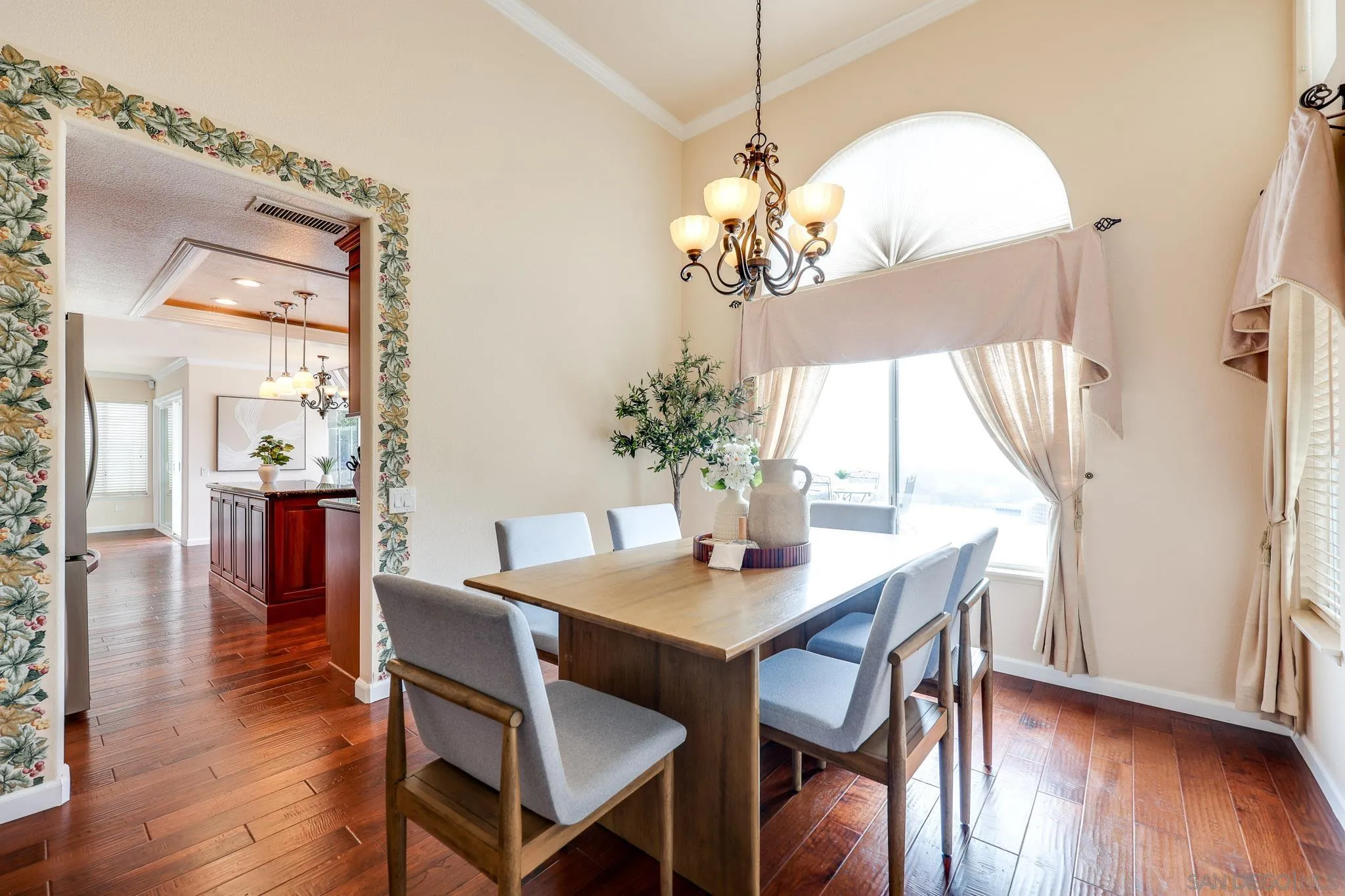 https://cdn.realtyfeed.com/cdn/127/260014128/f529c2755f661db0c67c671b0fe8d184.webp