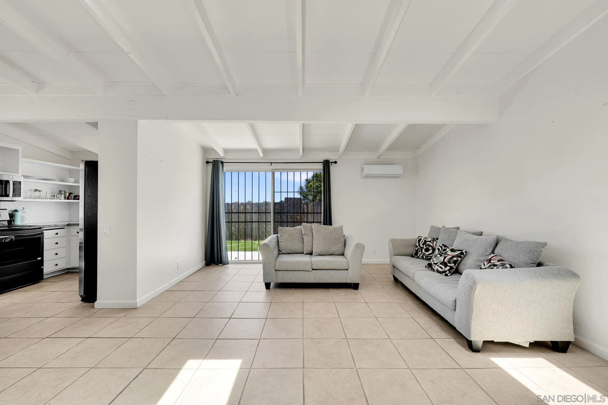 https://cdn.realtyfeed.com/cdn/127/260014131/2b1c01bc4959f6b5fd1303c92356cbb1.webp