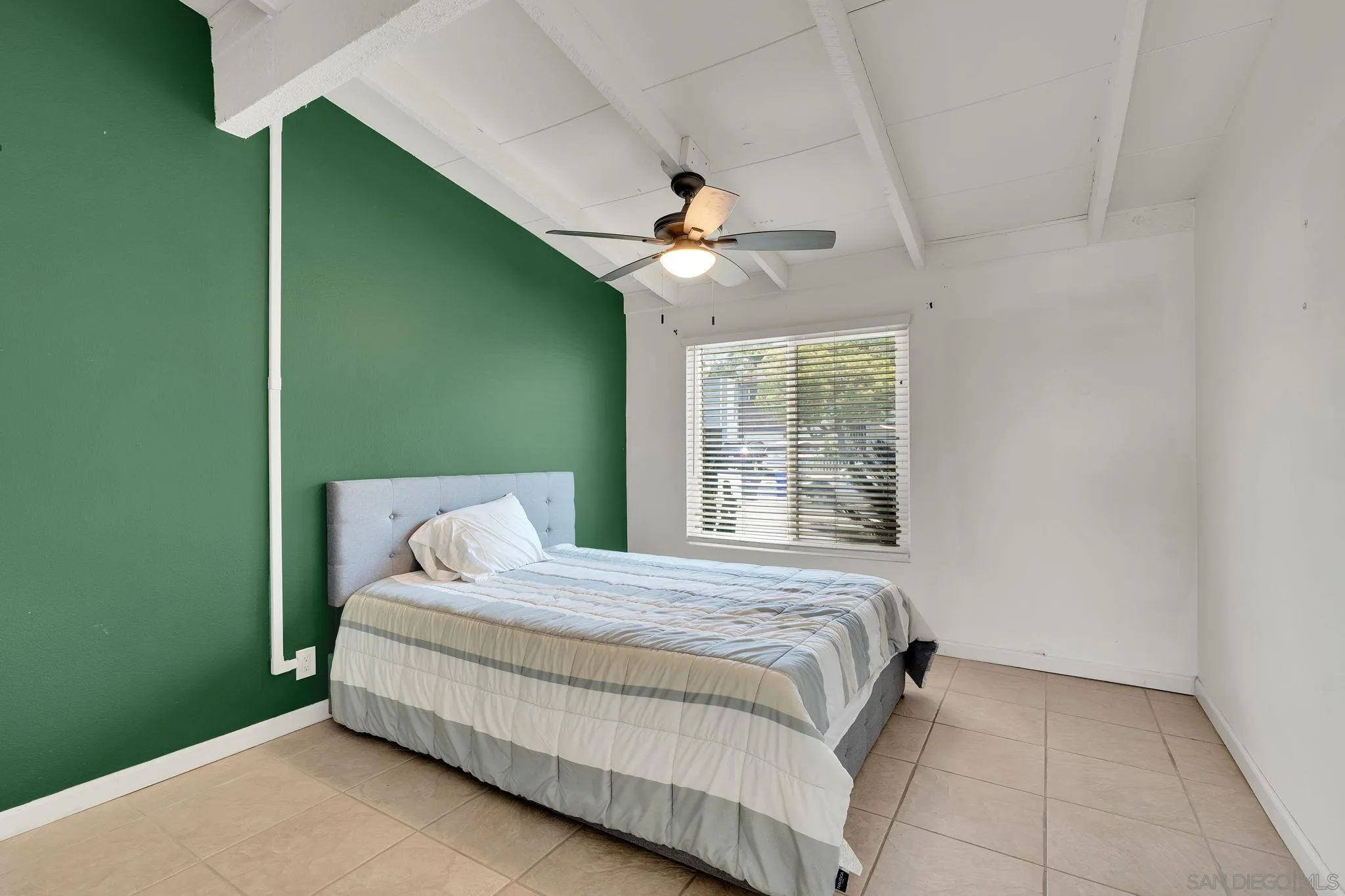 https://cdn.realtyfeed.com/cdn/127/260014131/37452ea94f36c0102abb9dce0b3db724.webp