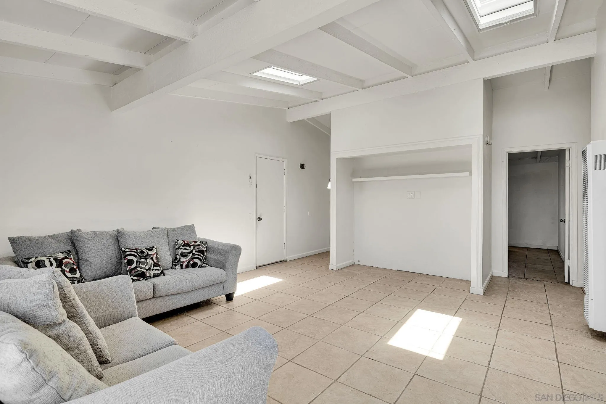 https://cdn.realtyfeed.com/cdn/127/260014131/76cf05301e7d711822e53cc35ba92ae1.webp