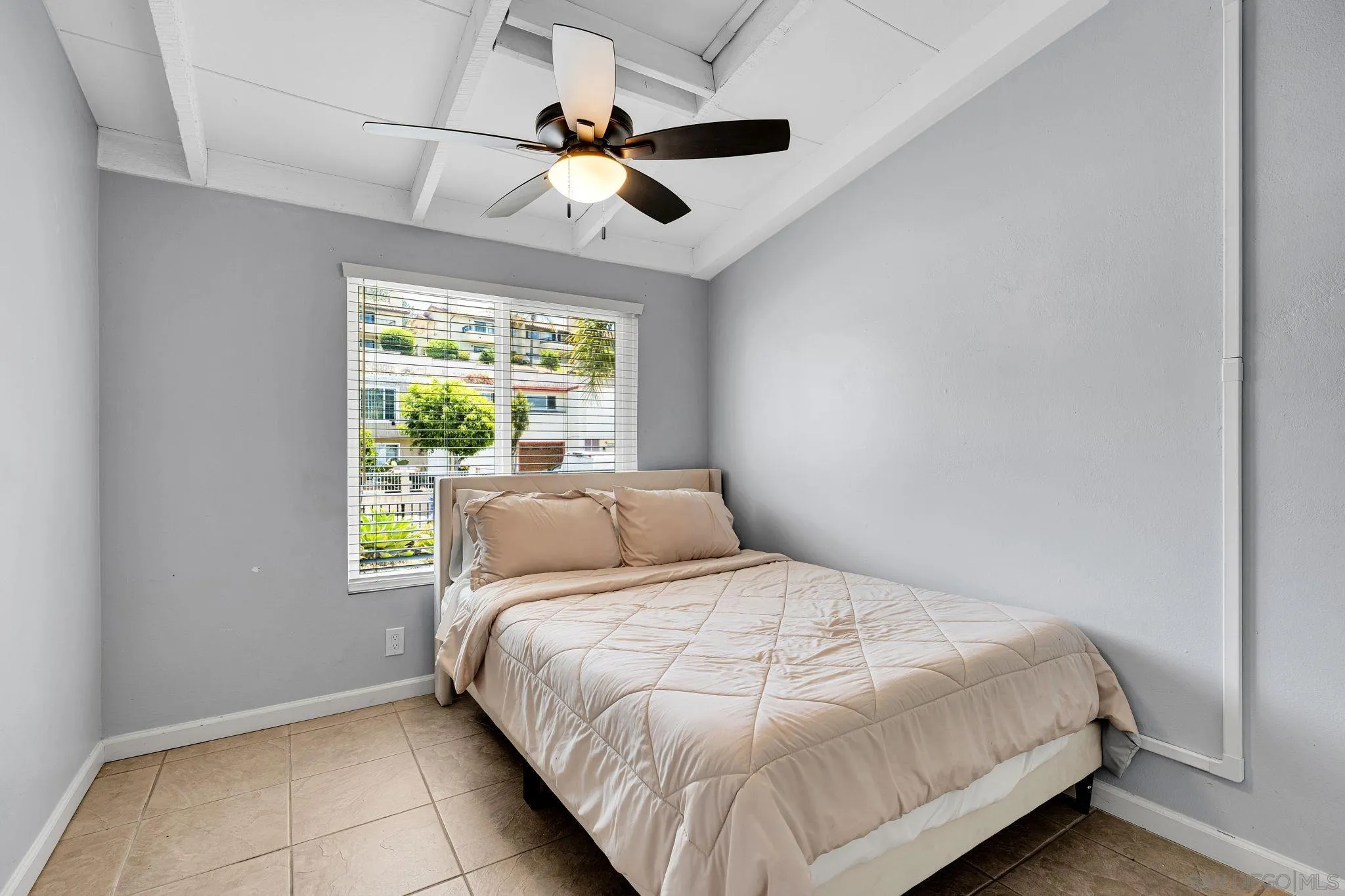 https://cdn.realtyfeed.com/cdn/127/260014131/be0908808b10e704a489ba0f045e18bc.webp