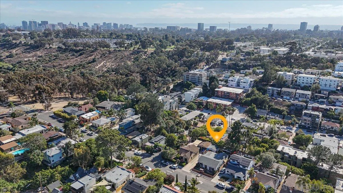 https://cdn.realtyfeed.com/cdn/127/260014133/7c88c631b0ae8185fb5f19ae55e57d3b.webp