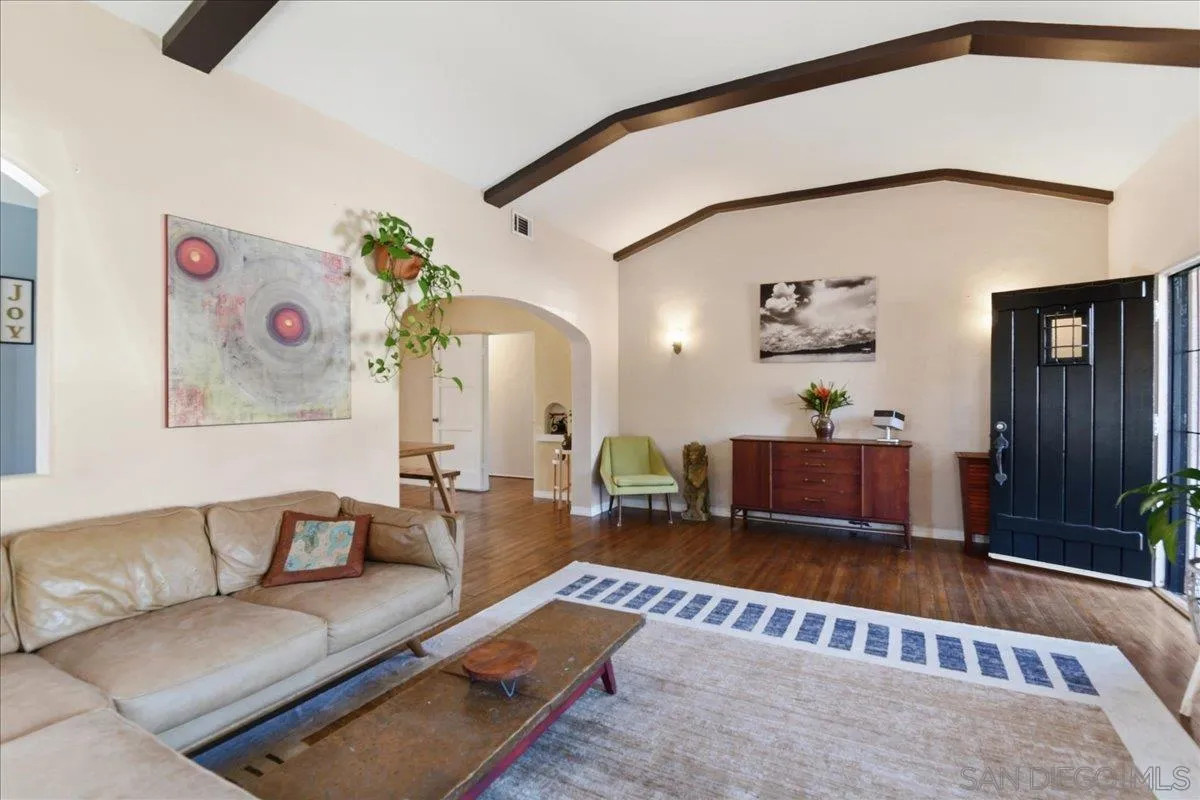 https://cdn.realtyfeed.com/cdn/127/260014133/ed8b6b96c93df7bc610a074b034a03f9.webp