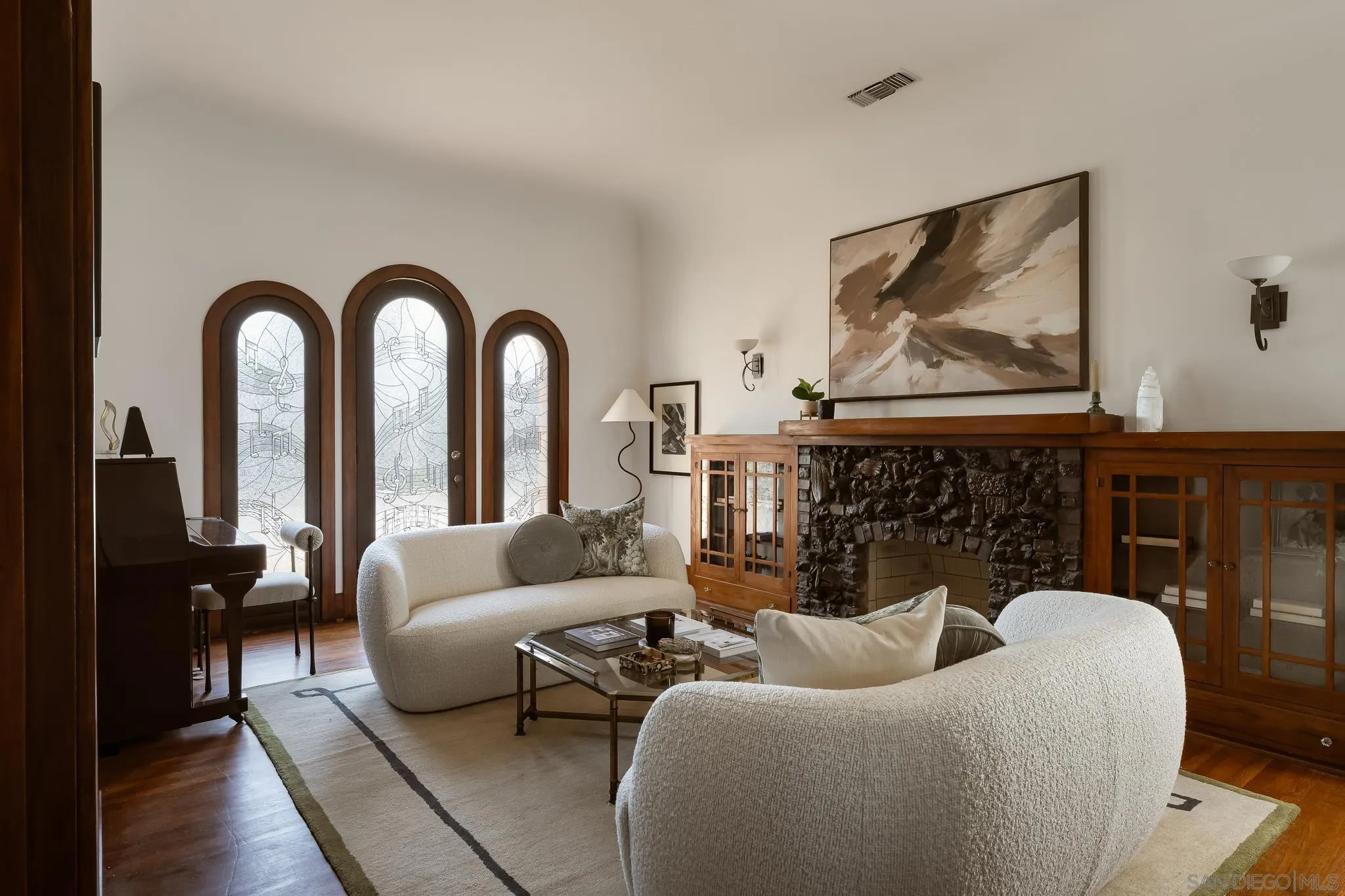 https://cdn.realtyfeed.com/cdn/127/260014136/fa5c96c3b1da78876a3d2bc3448efe97.webp