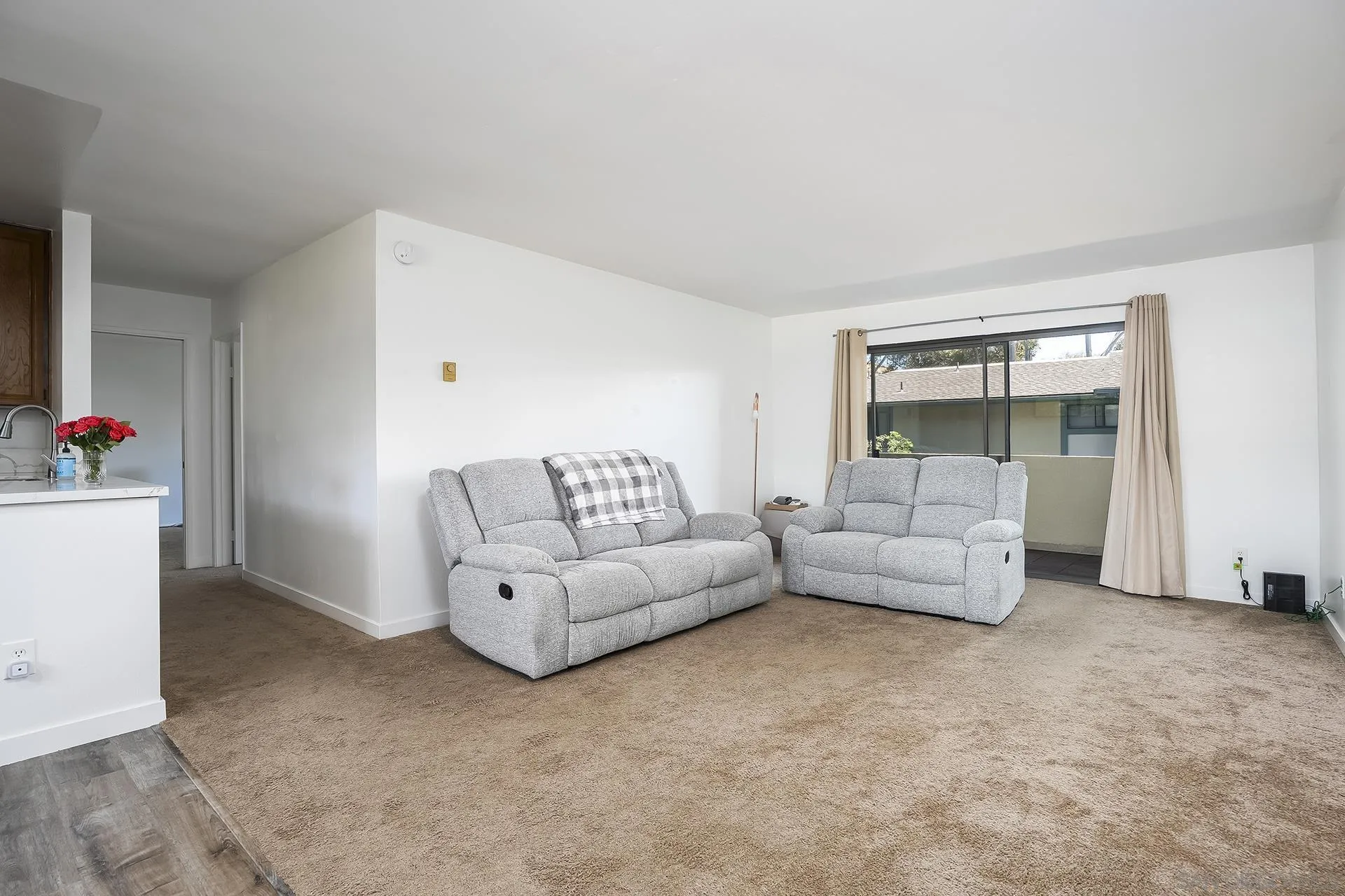 Photo #7: 260014138 Listing: Photo #7