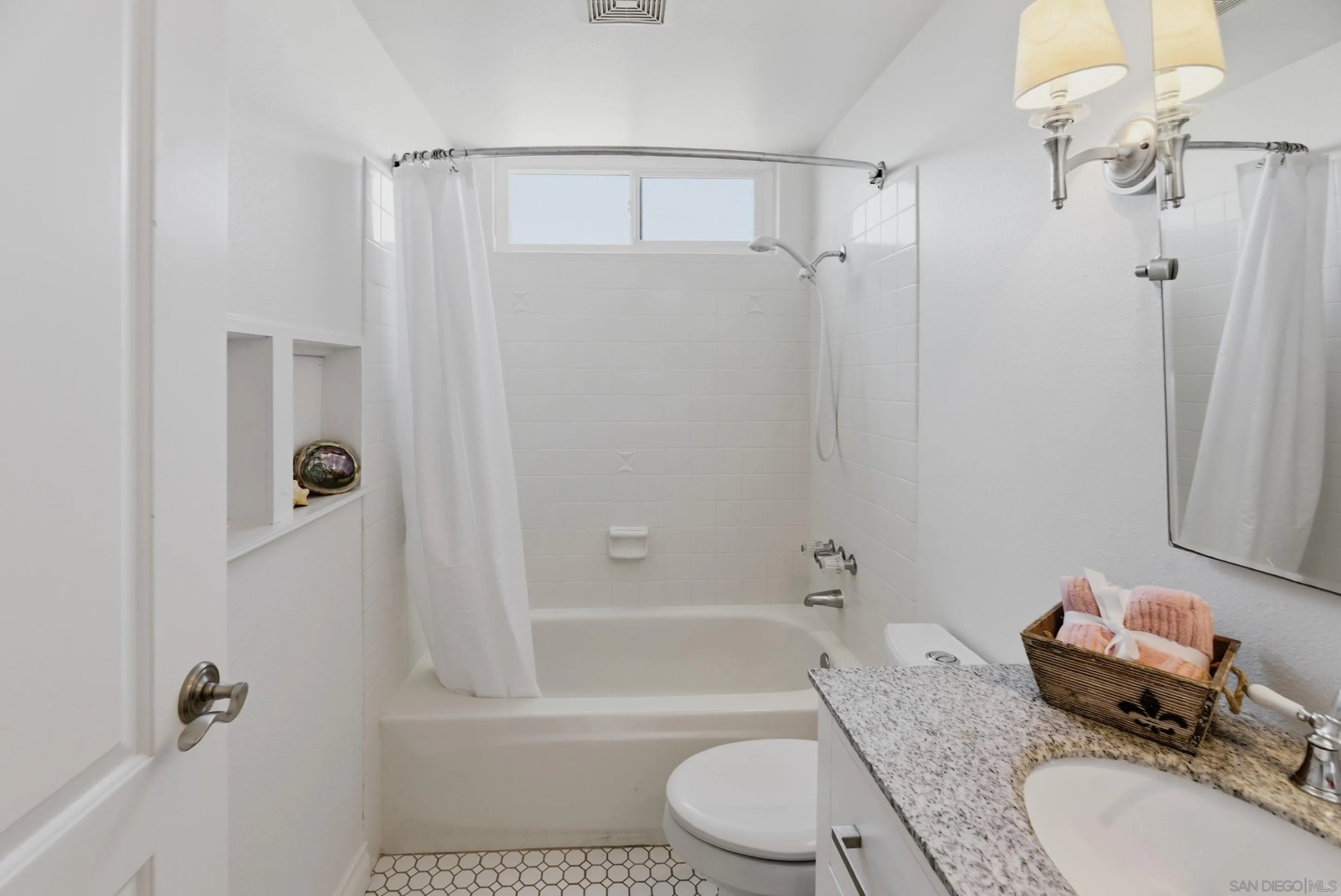 https://cdn.realtyfeed.com/cdn/127/260014144/90734ff6cf47c7b52b55bd9d43dd1969.webp