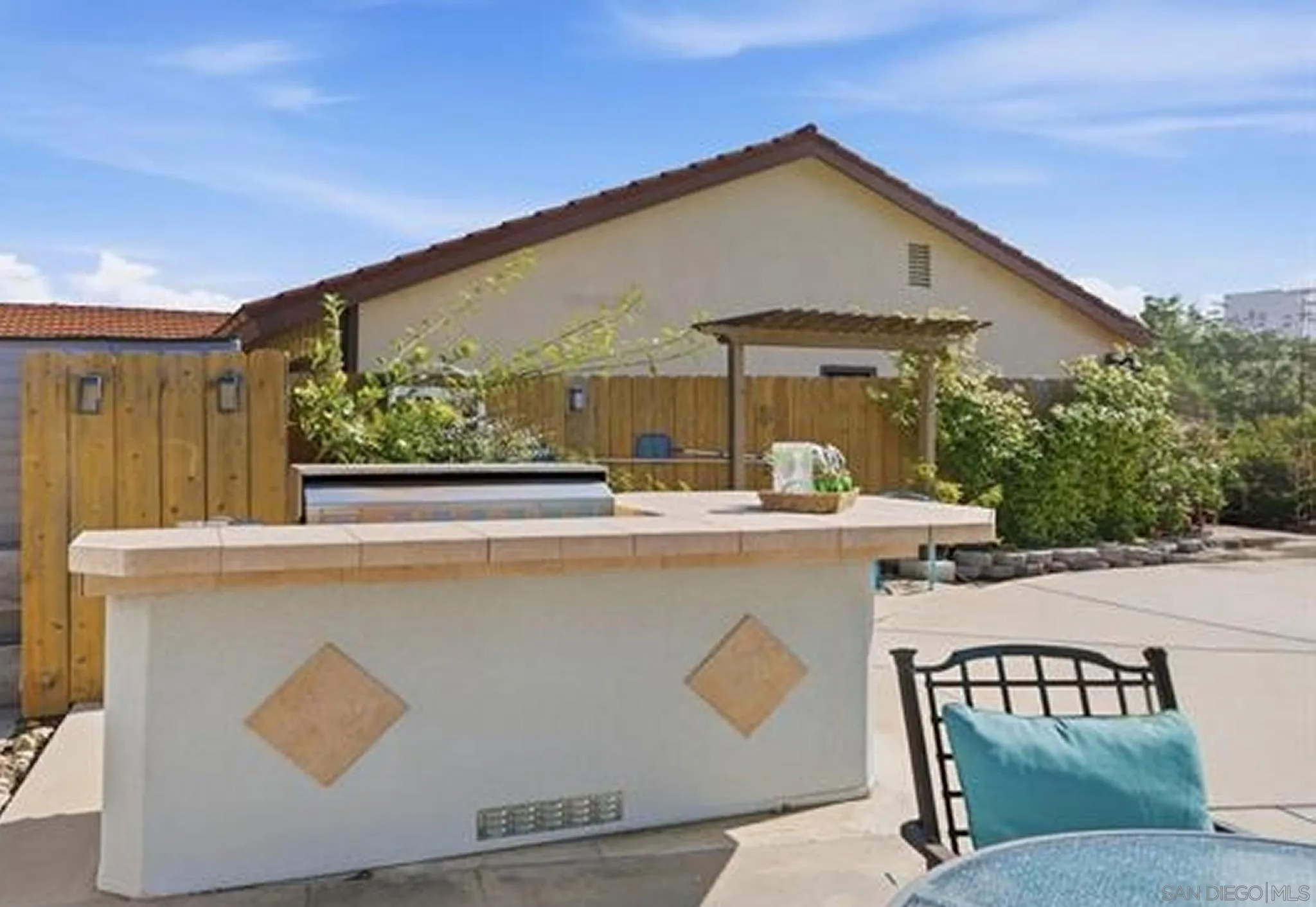 https://cdn.realtyfeed.com/cdn/127/260014144/ca5c458eecc0b9c920ece65d270b9d4a.webp