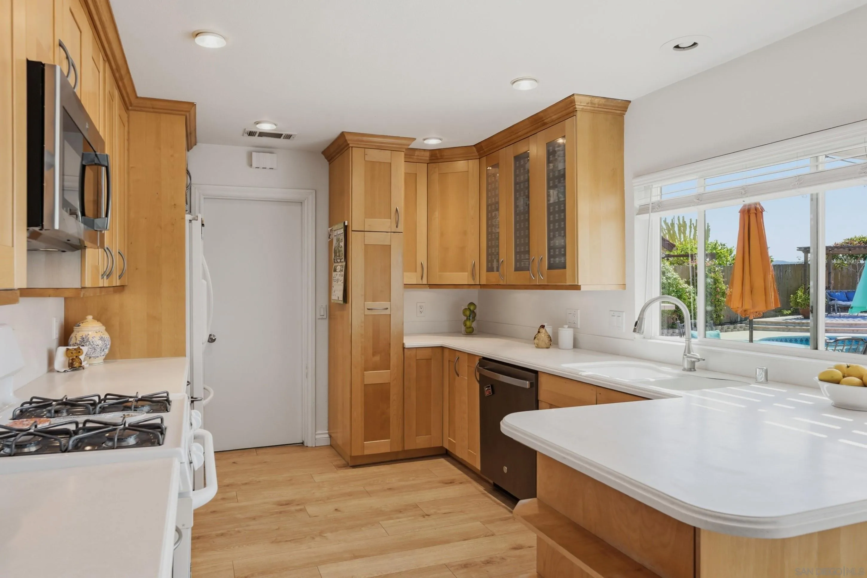 https://cdn.realtyfeed.com/cdn/127/260014144/edda31c4ef94292d8190789226279524.webp