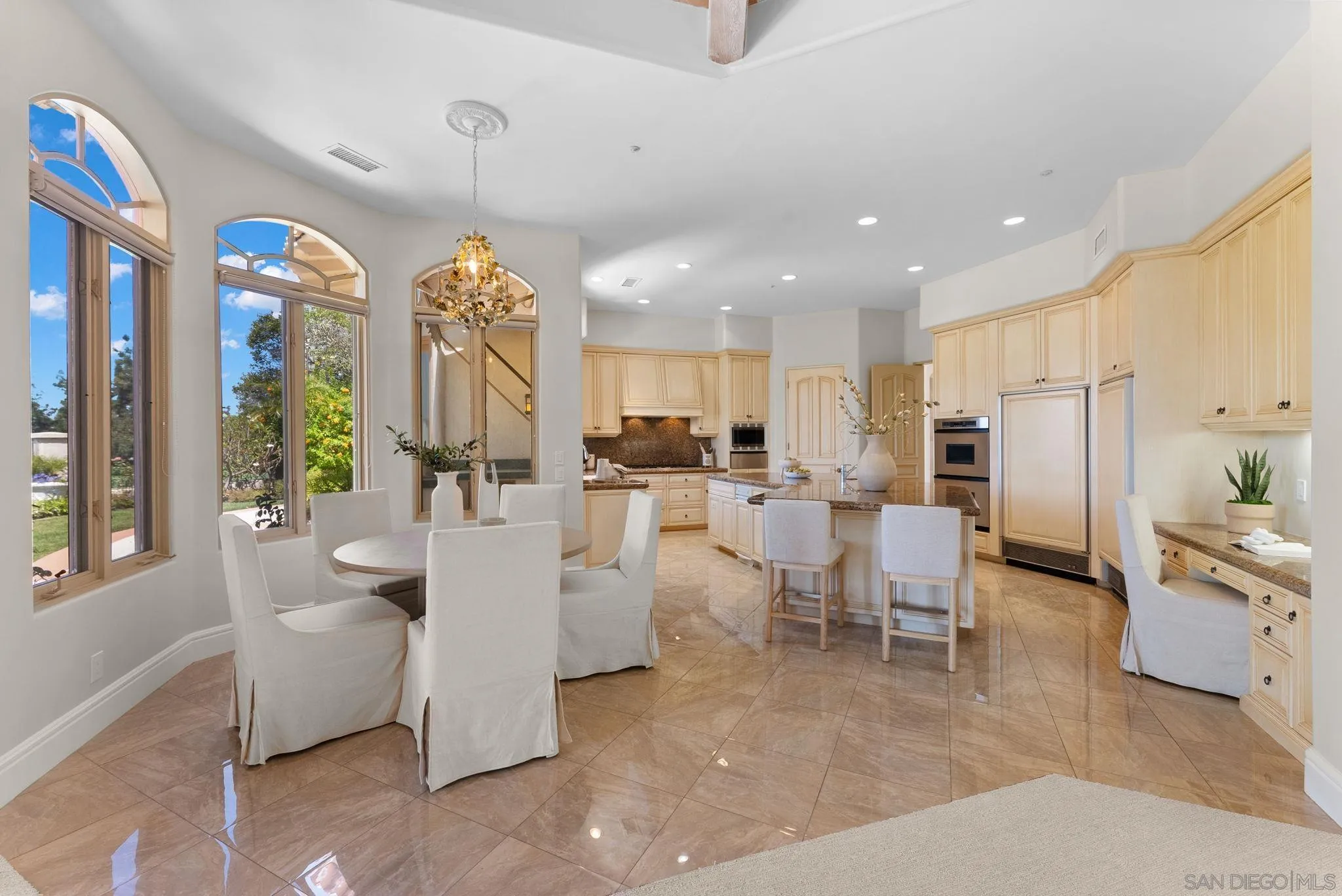 https://cdn.realtyfeed.com/cdn/127/260014145/194f23f066a6ed838d955e2a9655fb8d.webp