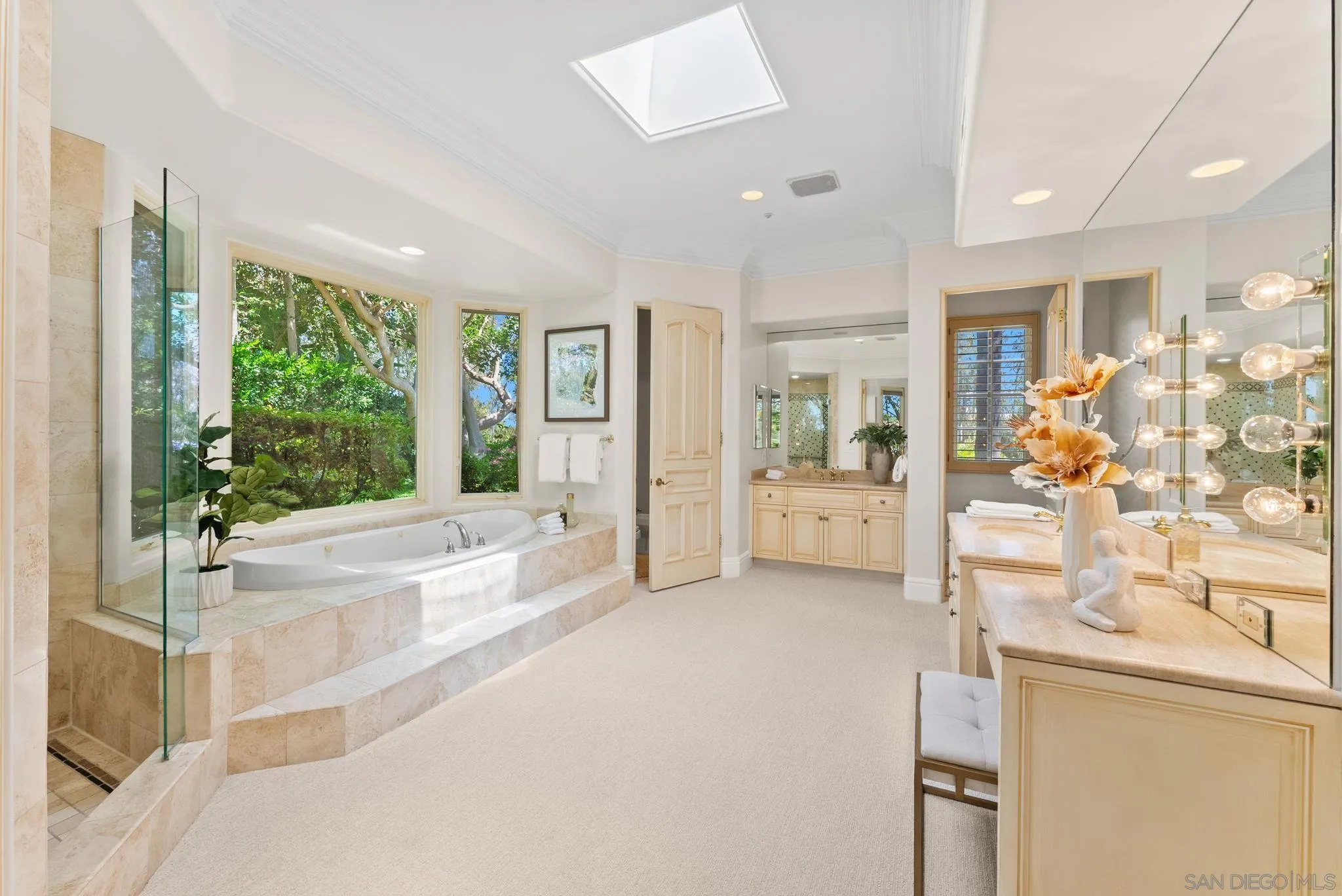 https://cdn.realtyfeed.com/cdn/127/260014145/4318dda01e9323bfda0463cb55cae53d.webp
