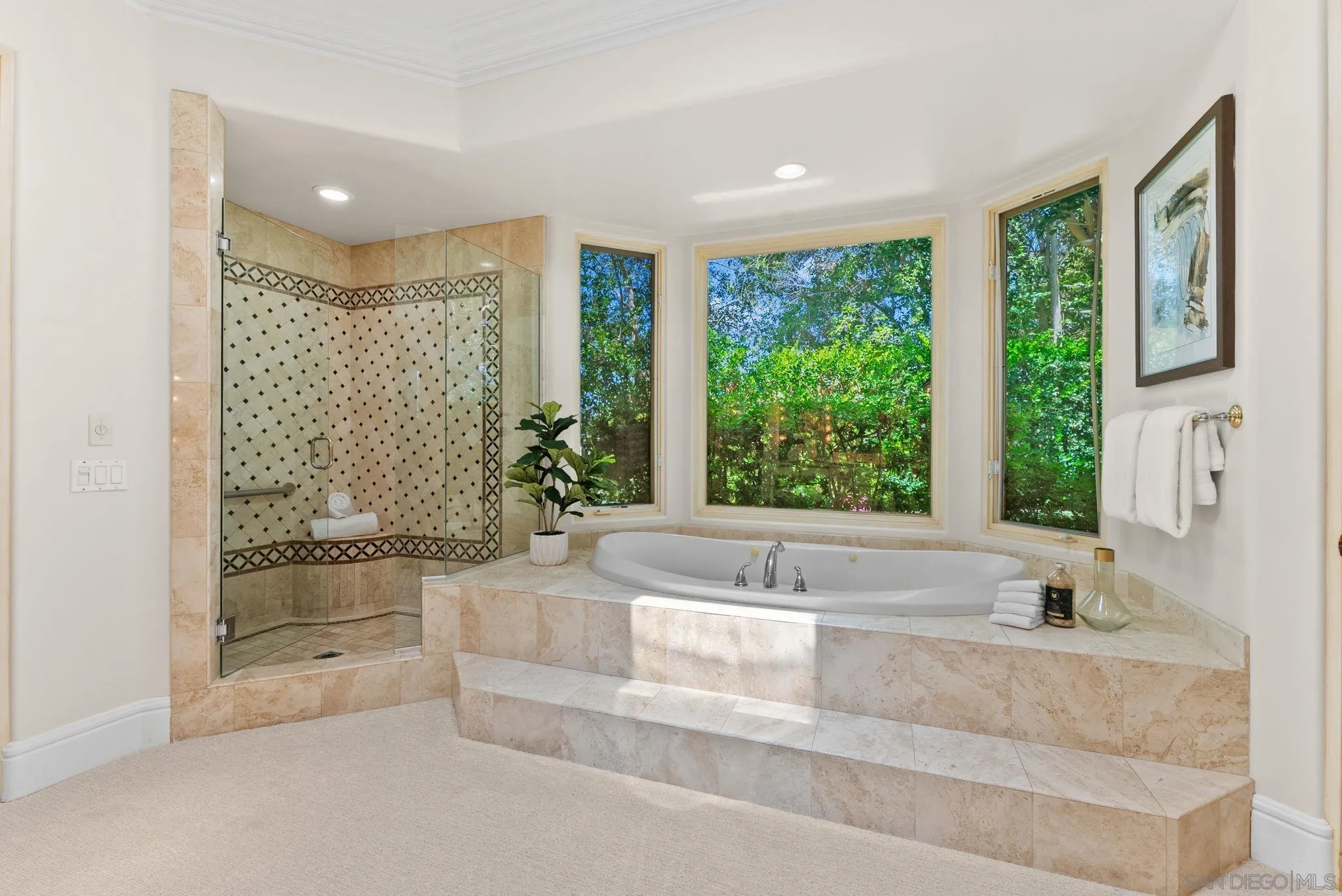 https://cdn.realtyfeed.com/cdn/127/260014145/704943f7ed9b56bb64b4e7a0ccfb71fa.webp