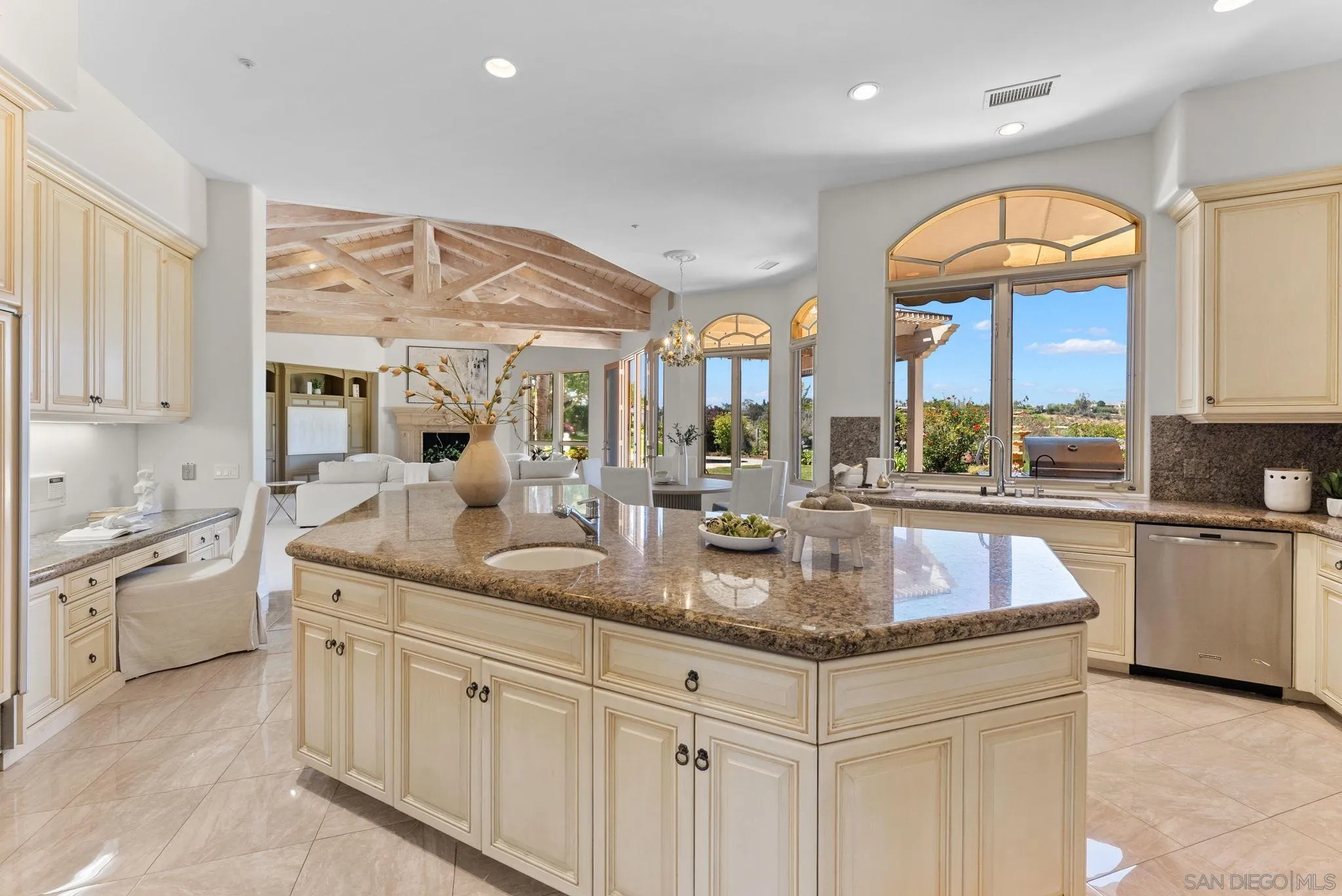 https://cdn.realtyfeed.com/cdn/127/260014145/b0e0cb893f813e2fae9cf2c6262c3bc3.webp