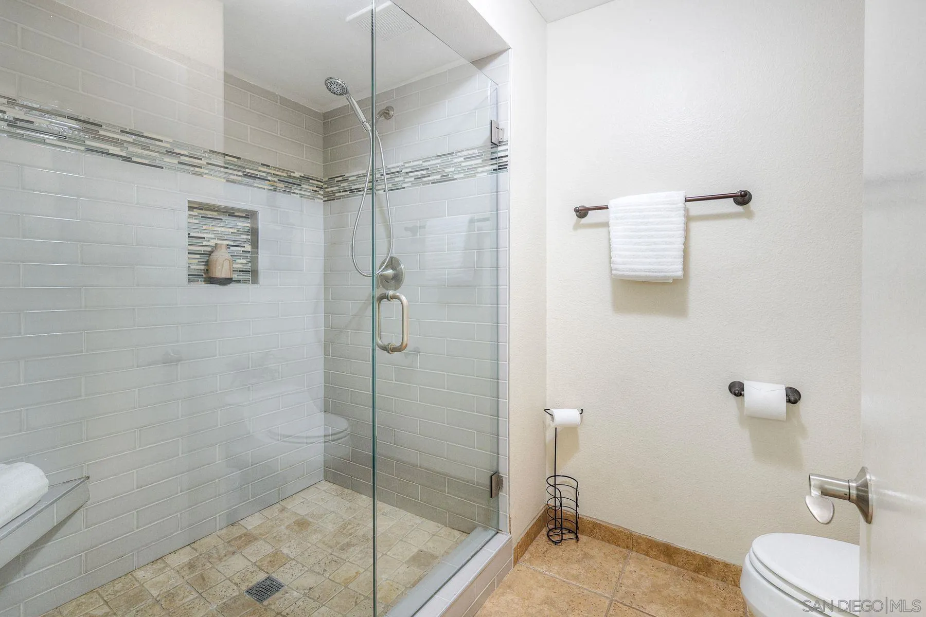 https://cdn.realtyfeed.com/cdn/127/260014146/48cd67103e285b1de24507274fb47e48.webp