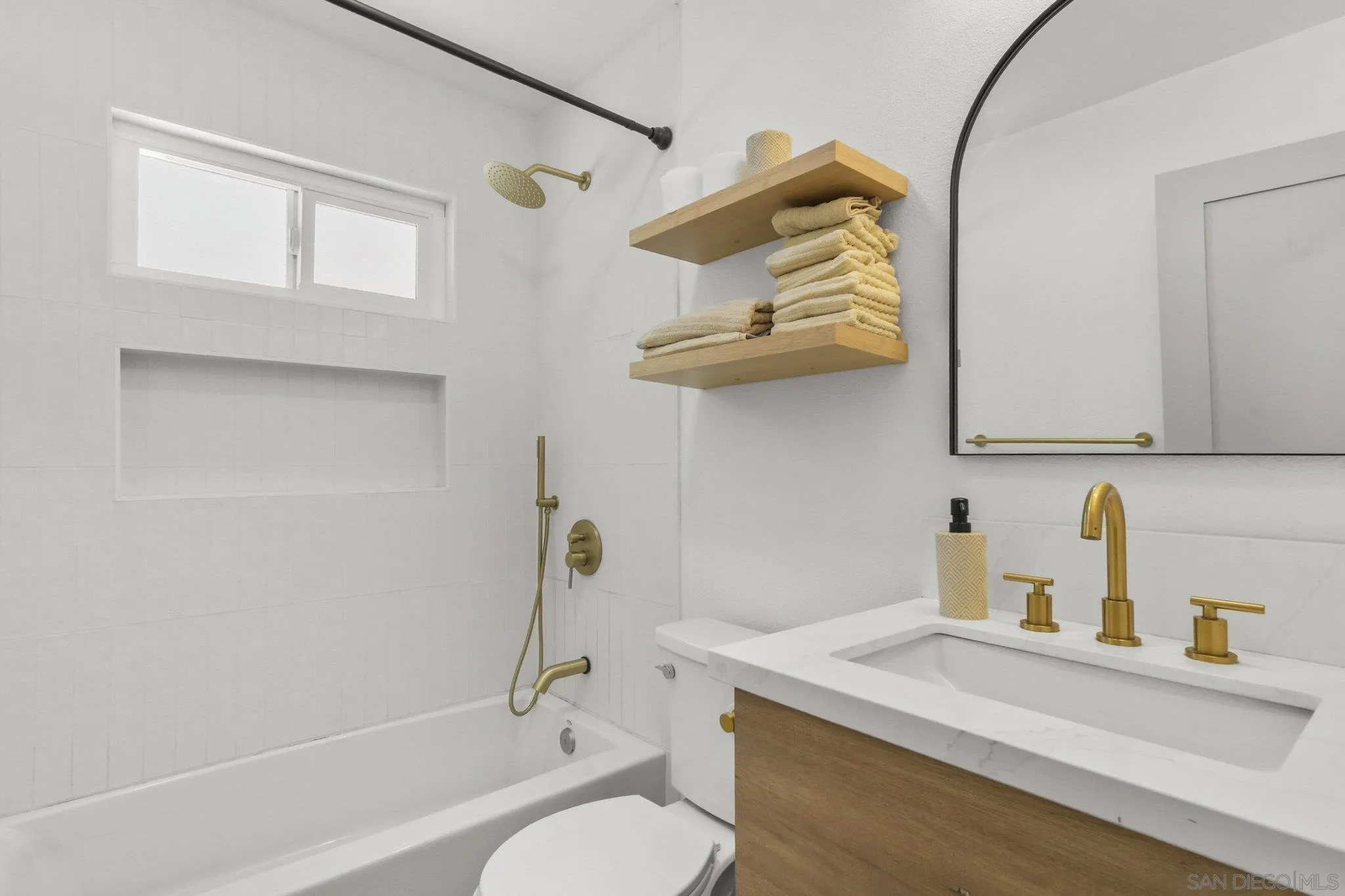 https://cdn.realtyfeed.com/cdn/127/260014147/13a9771e091d52d3a2c9a21177803f9d.webp