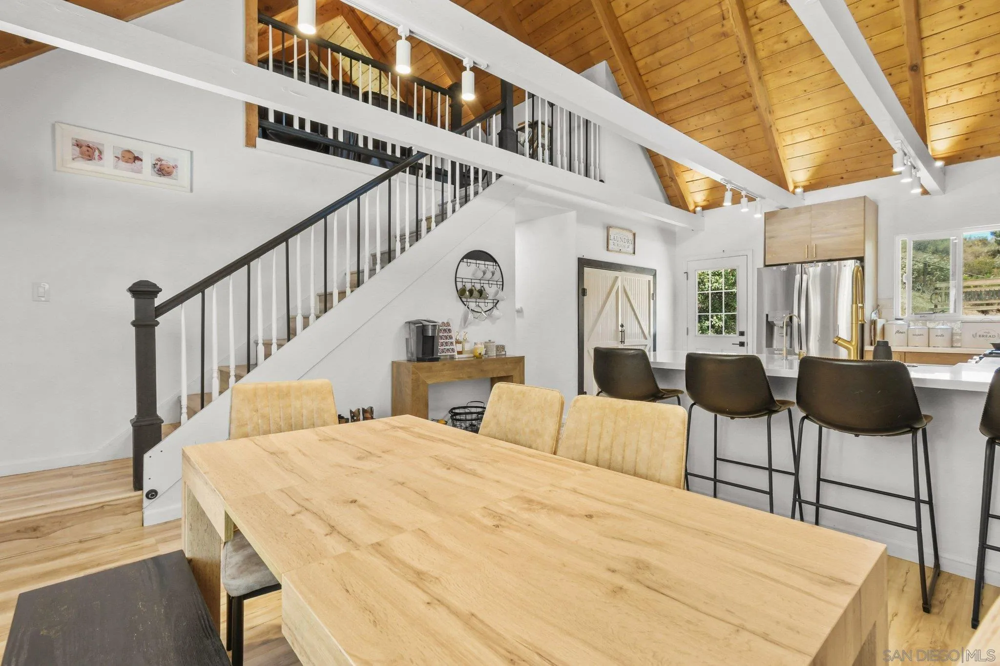 https://cdn.realtyfeed.com/cdn/127/260014147/1597f159e68b737bda626c0f4318ae4c.webp