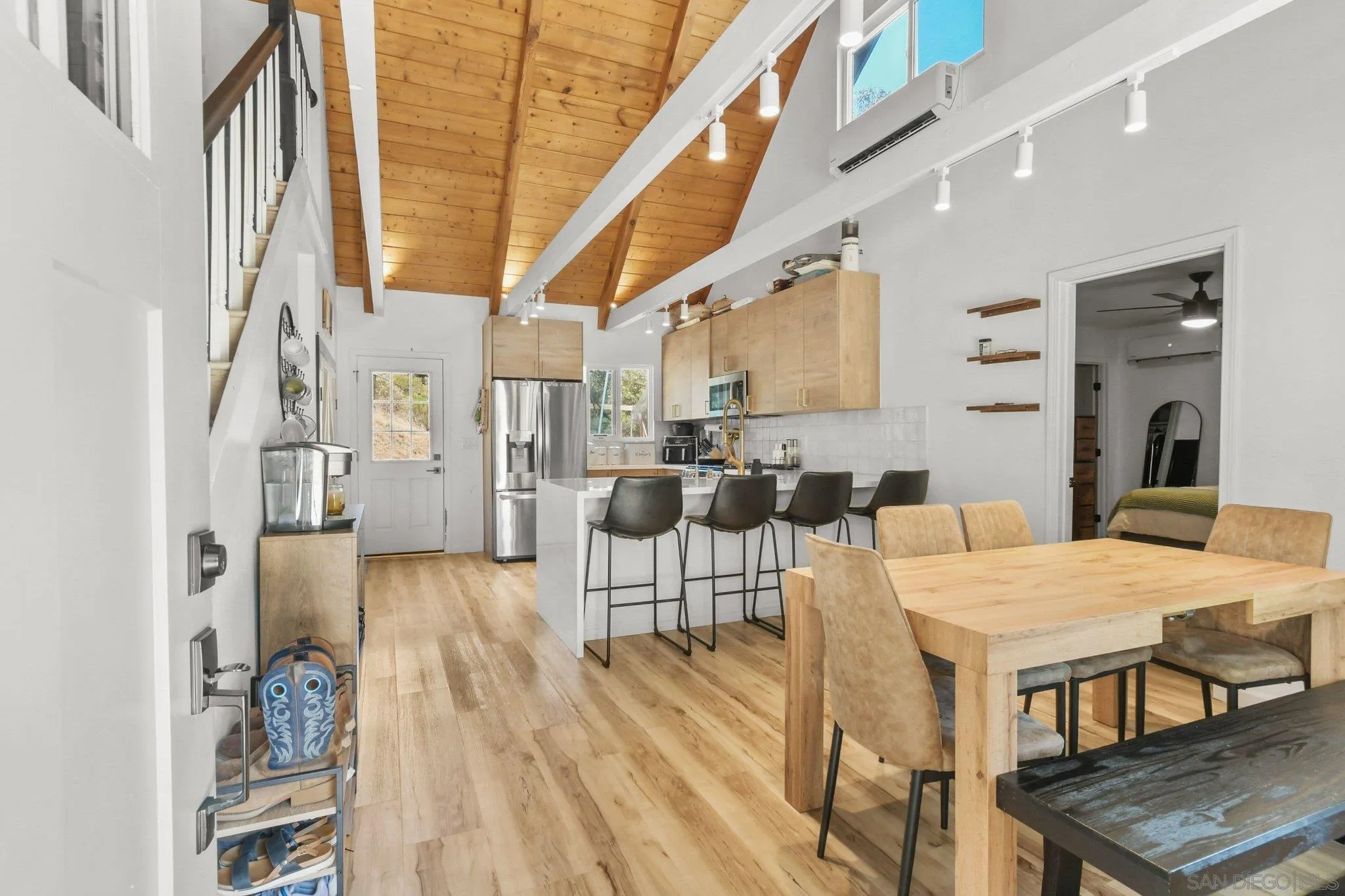 https://cdn.realtyfeed.com/cdn/127/260014147/3c471d878191271cd449a5db6a48c99b.webp