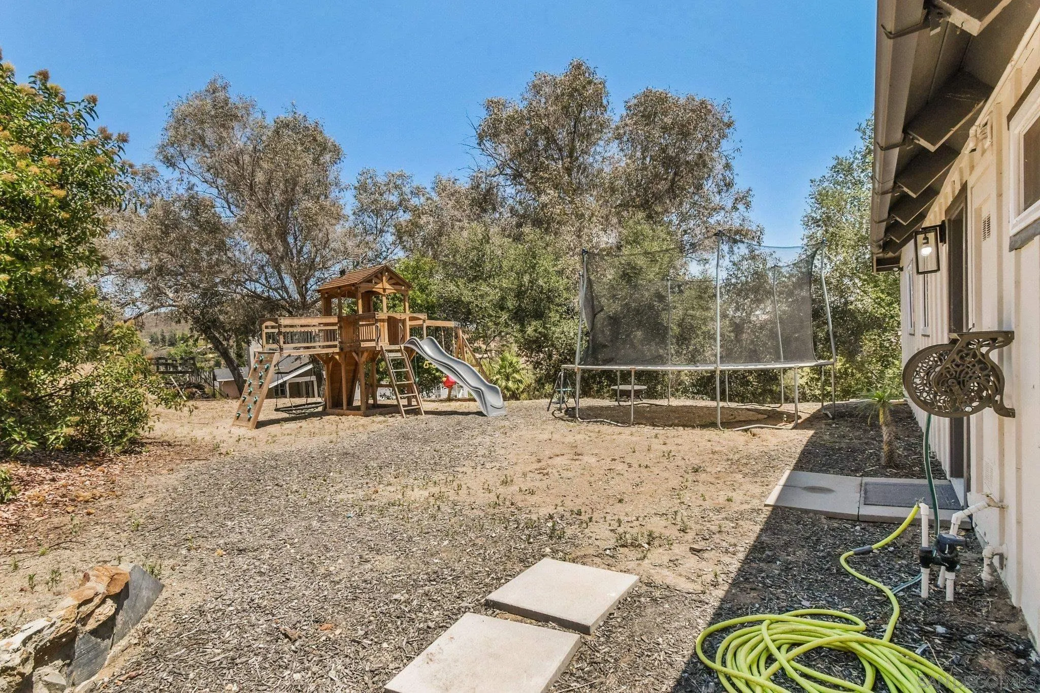 https://cdn.realtyfeed.com/cdn/127/260014147/aaf559a6185874de80a06fcec85d443e.webp