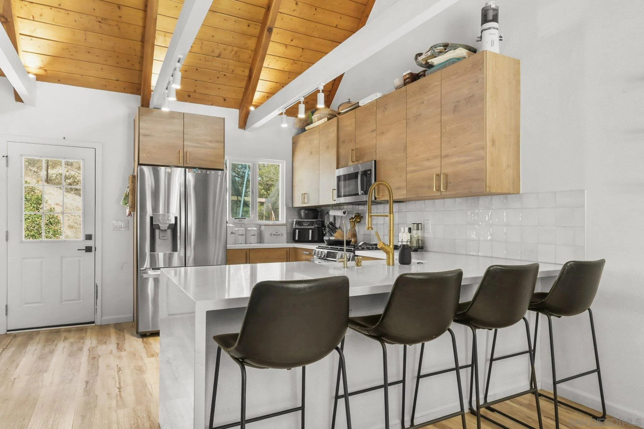 https://cdn.realtyfeed.com/cdn/127/260014147/f1e839fa632e39b428e8a21c13370291.webp
