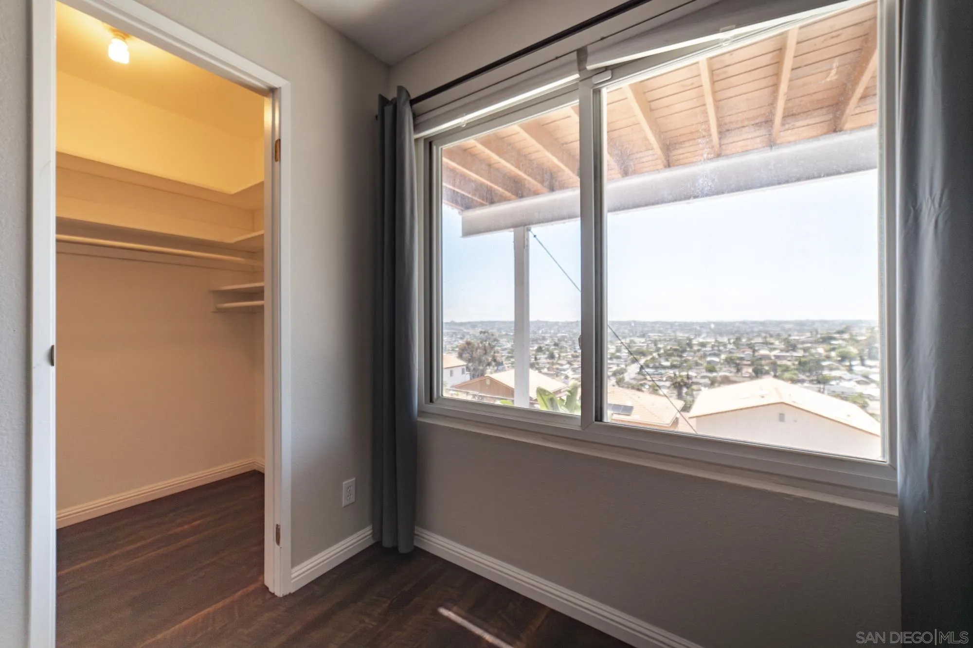 https://cdn.realtyfeed.com/cdn/127/260014148/08f21b8e31fb3d2a30a654e6f87054a3.webp