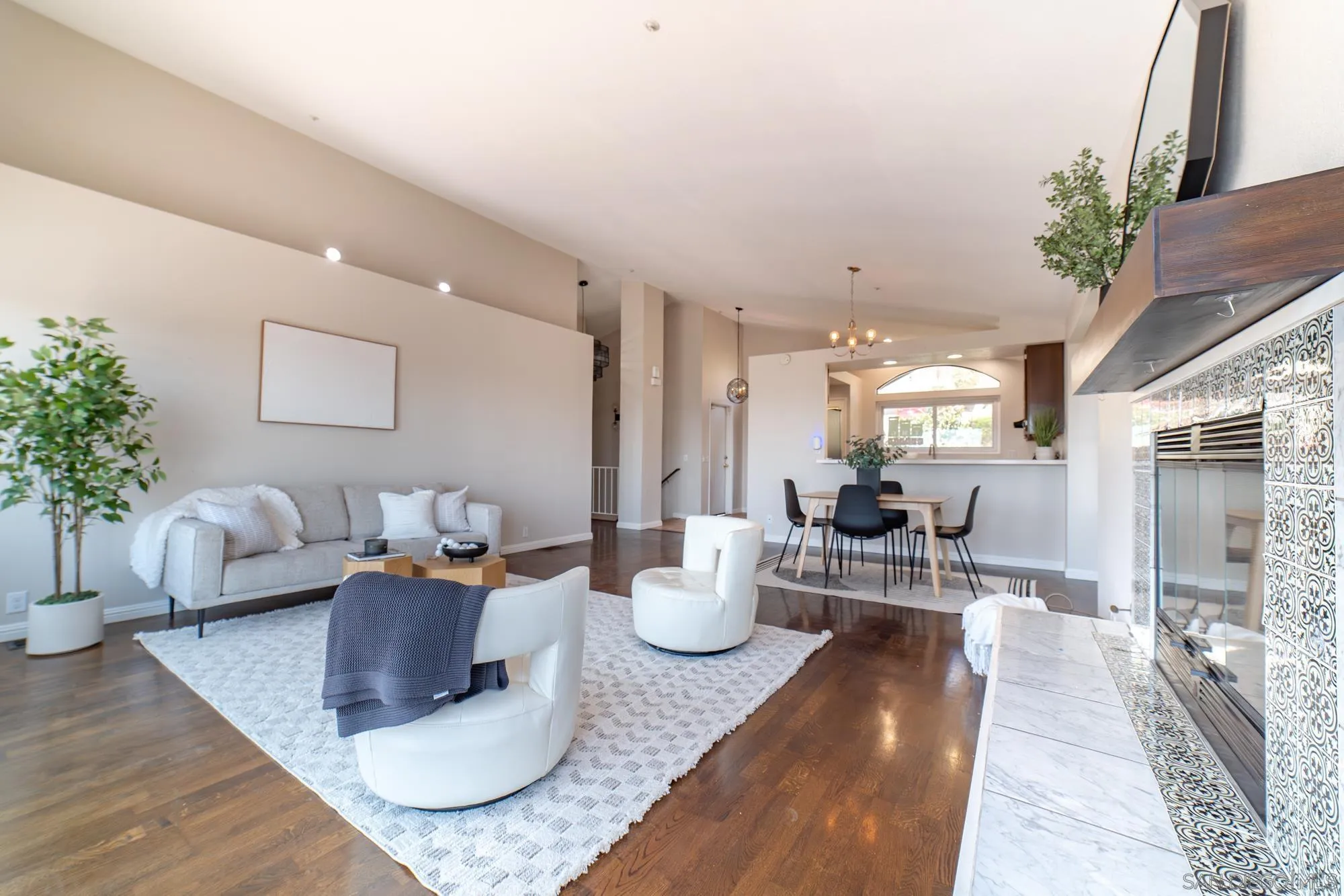 https://cdn.realtyfeed.com/cdn/127/260014148/1f26da0a298952baad7760edca6717c7.webp