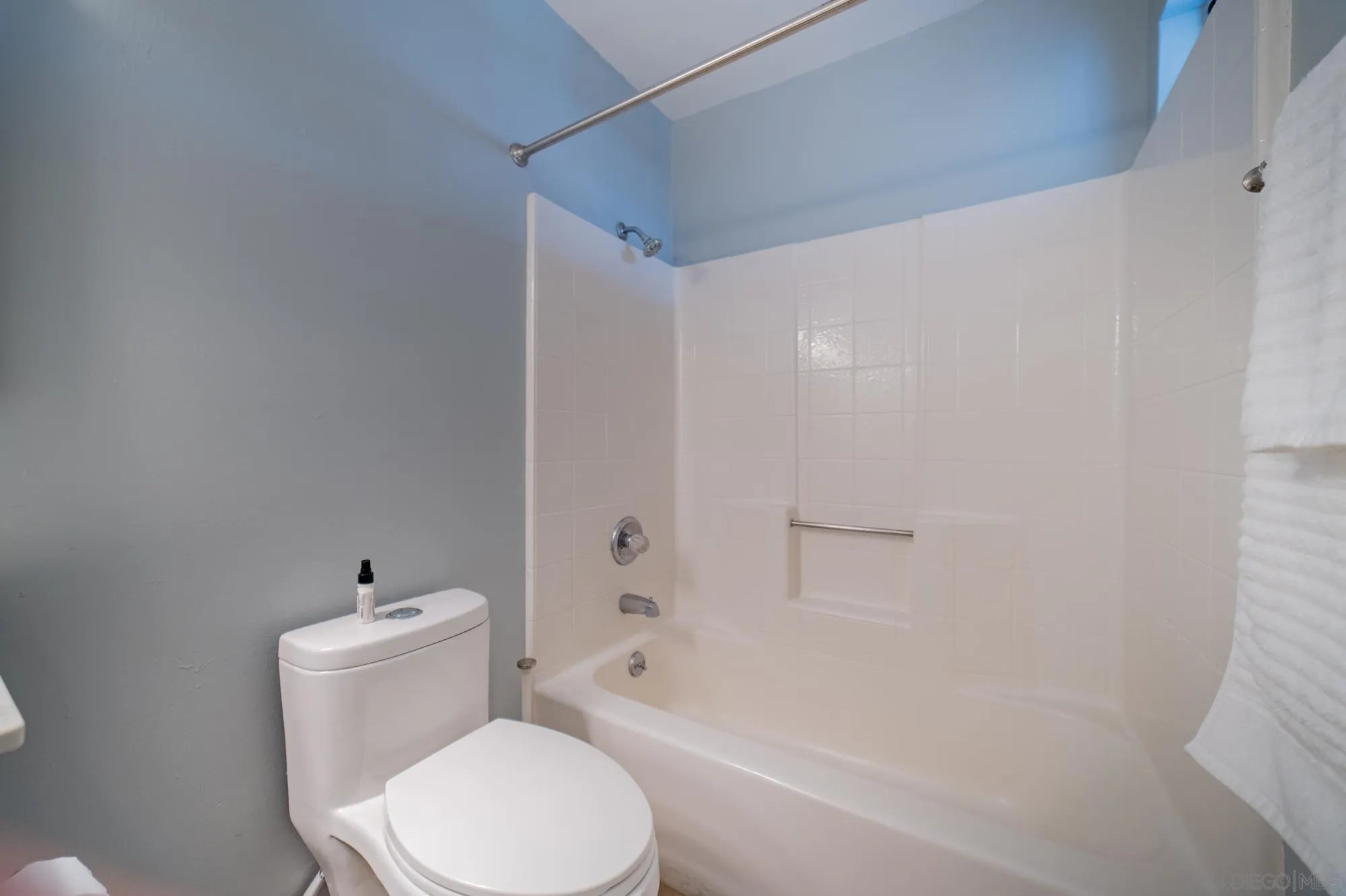 https://cdn.realtyfeed.com/cdn/127/260014148/3deb2c12abe66dbe4dfba461033bfe09.webp