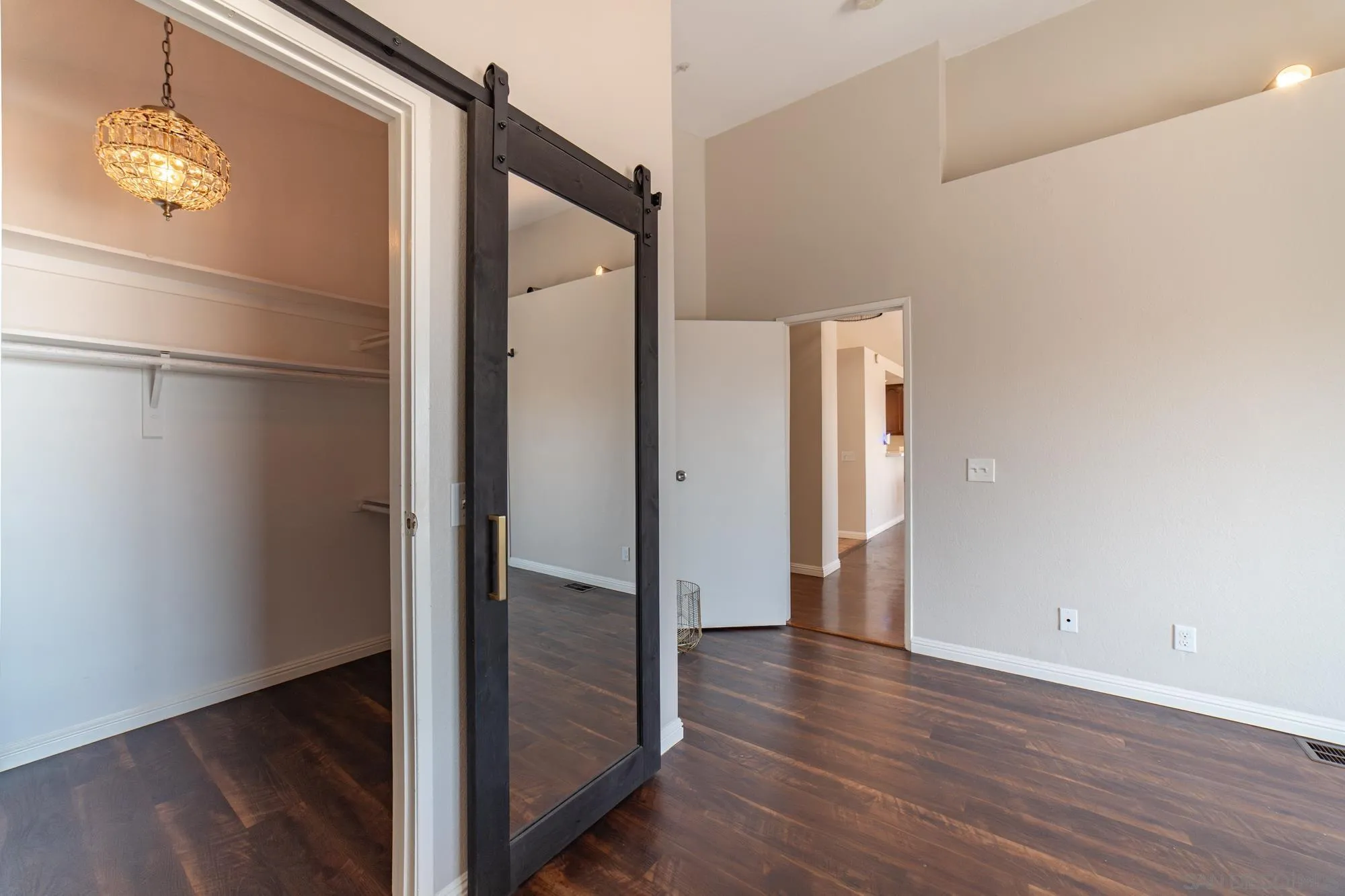 https://cdn.realtyfeed.com/cdn/127/260014148/45d739014d8ca333b287fb32a25924cc.webp
