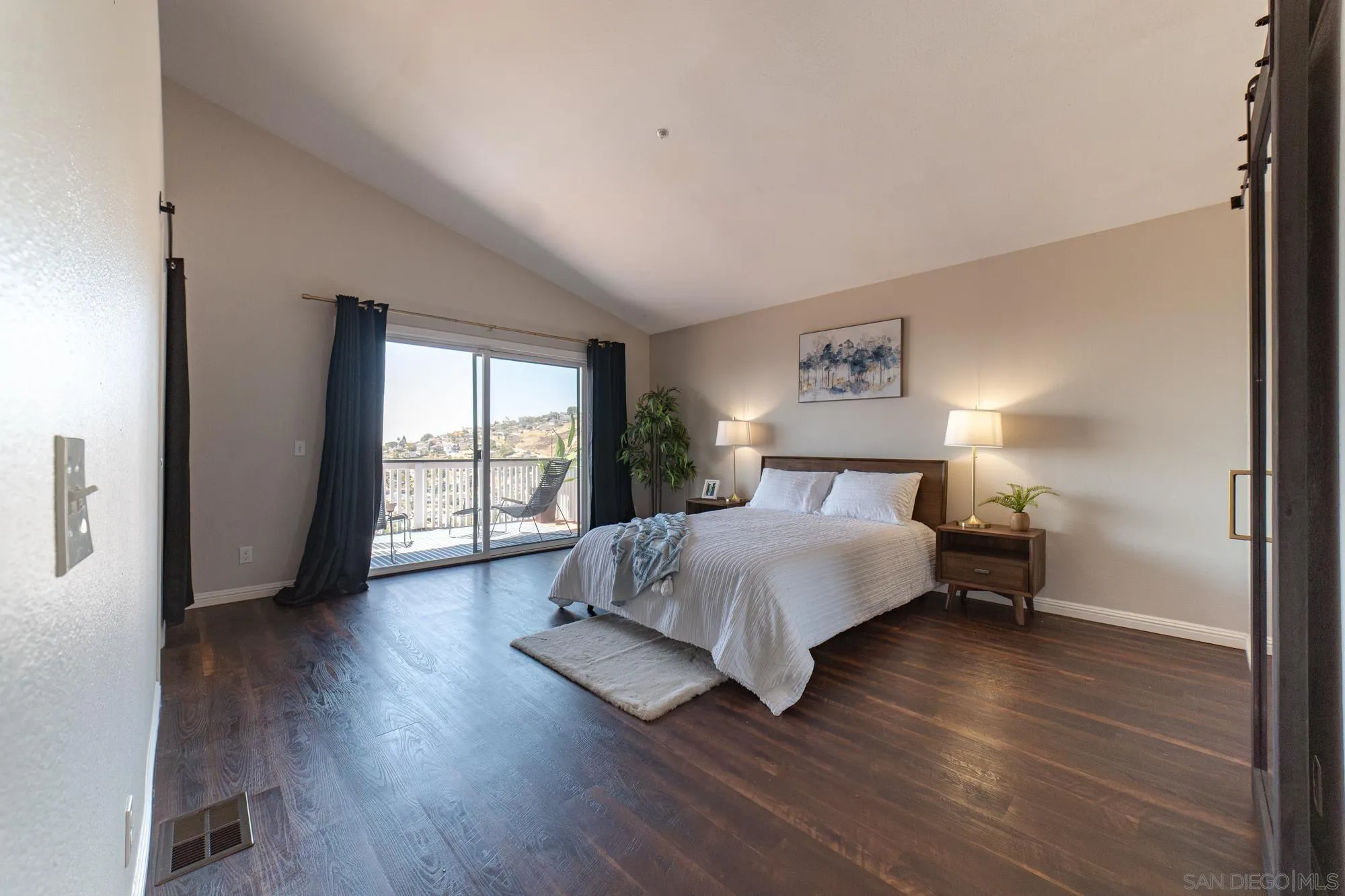 https://cdn.realtyfeed.com/cdn/127/260014148/ddd1ad2931ce4864a5adfa6aed044c53.webp