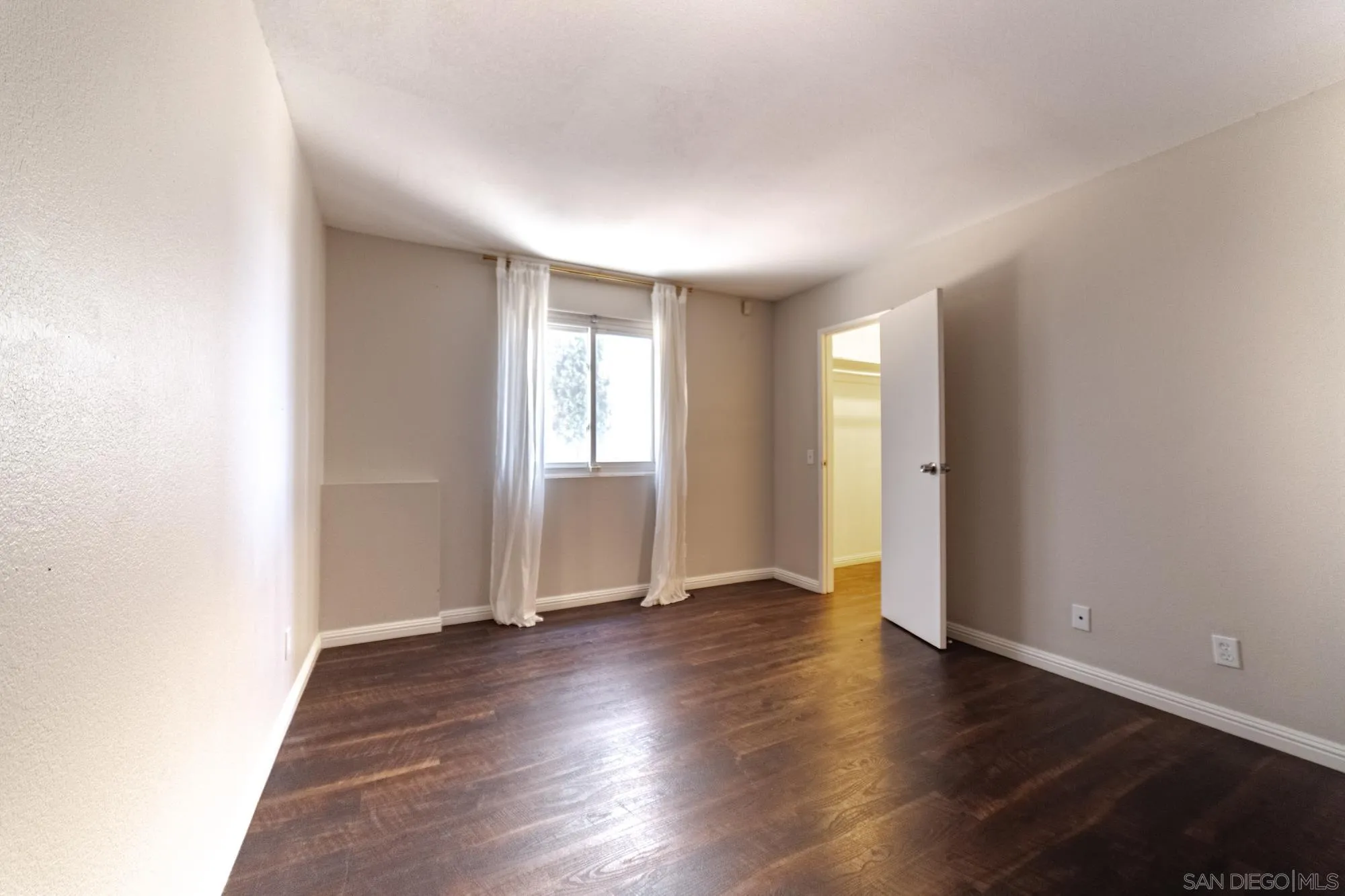 https://cdn.realtyfeed.com/cdn/127/260014148/ff8c974fe4d9d200fb48858f2b7fd250.webp