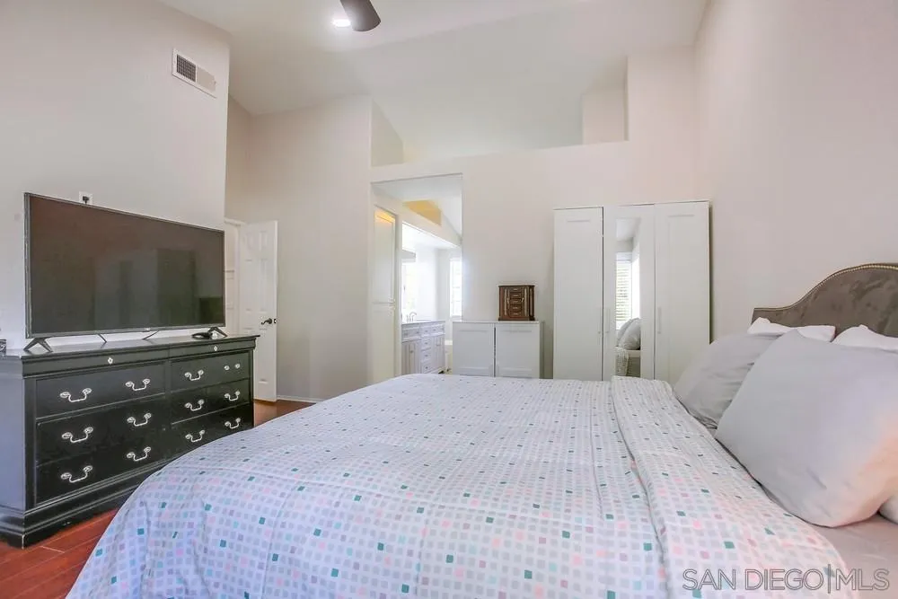 https://cdn.realtyfeed.com/cdn/127/260014151/7664d942d5cdcceca19861b2c17b2e01.webp
