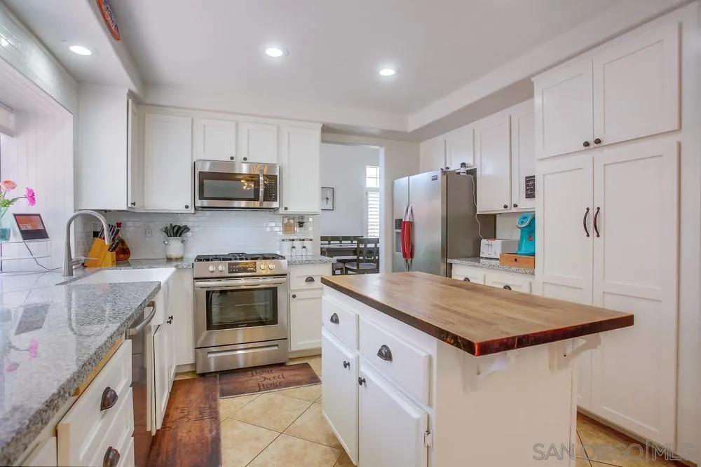 https://cdn.realtyfeed.com/cdn/127/260014151/9a837c7138357705ff9d5c55953e76d6.webp