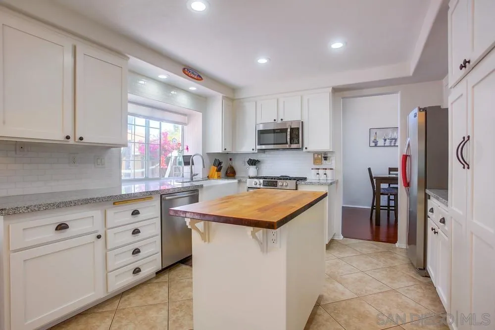 https://cdn.realtyfeed.com/cdn/127/260014151/caaba55b6fe009d5be36ff283fdc5c58.webp