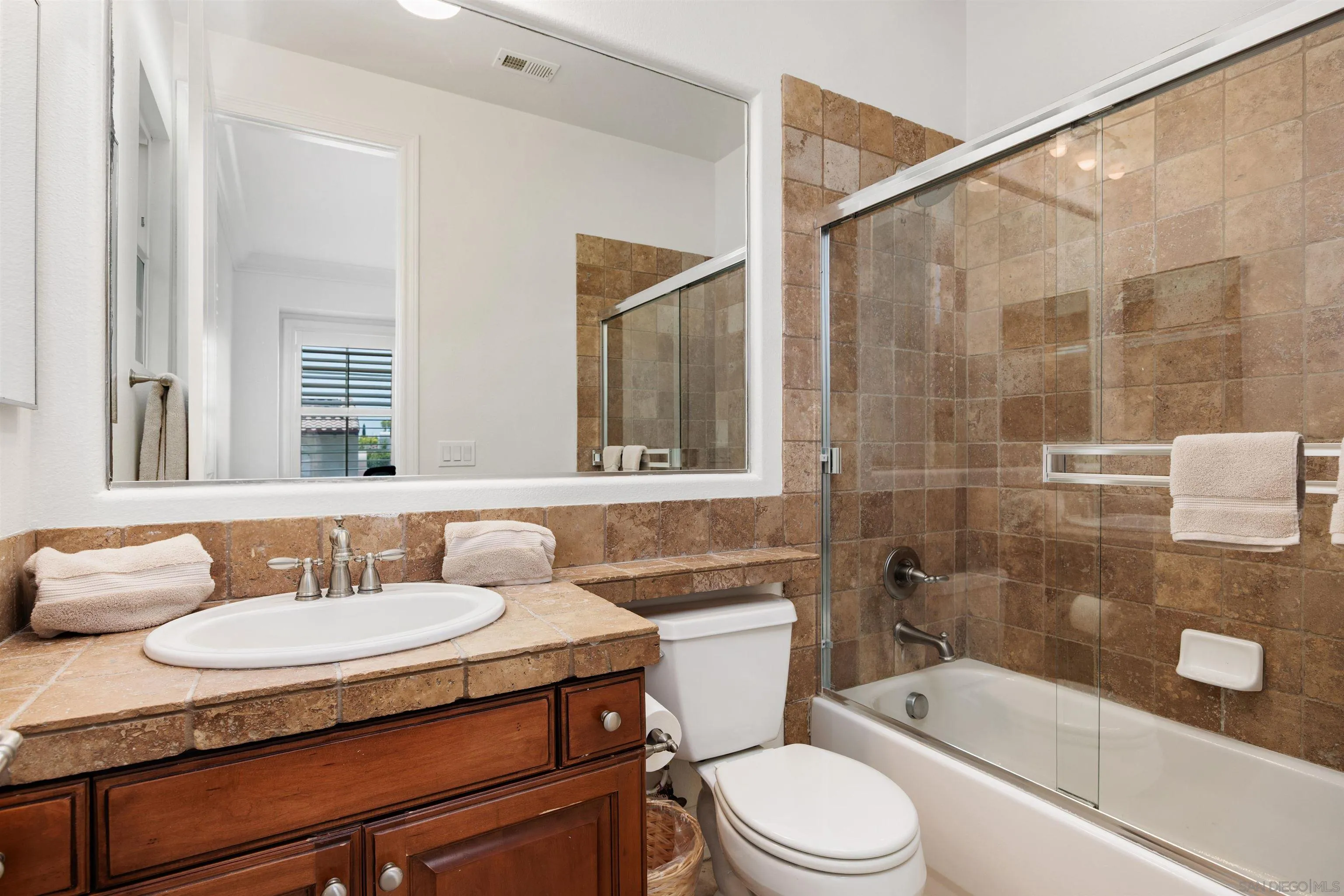 https://cdn.realtyfeed.com/cdn/127/260014152/0d48e3e9c899454a086414bbc4f6e529.webp