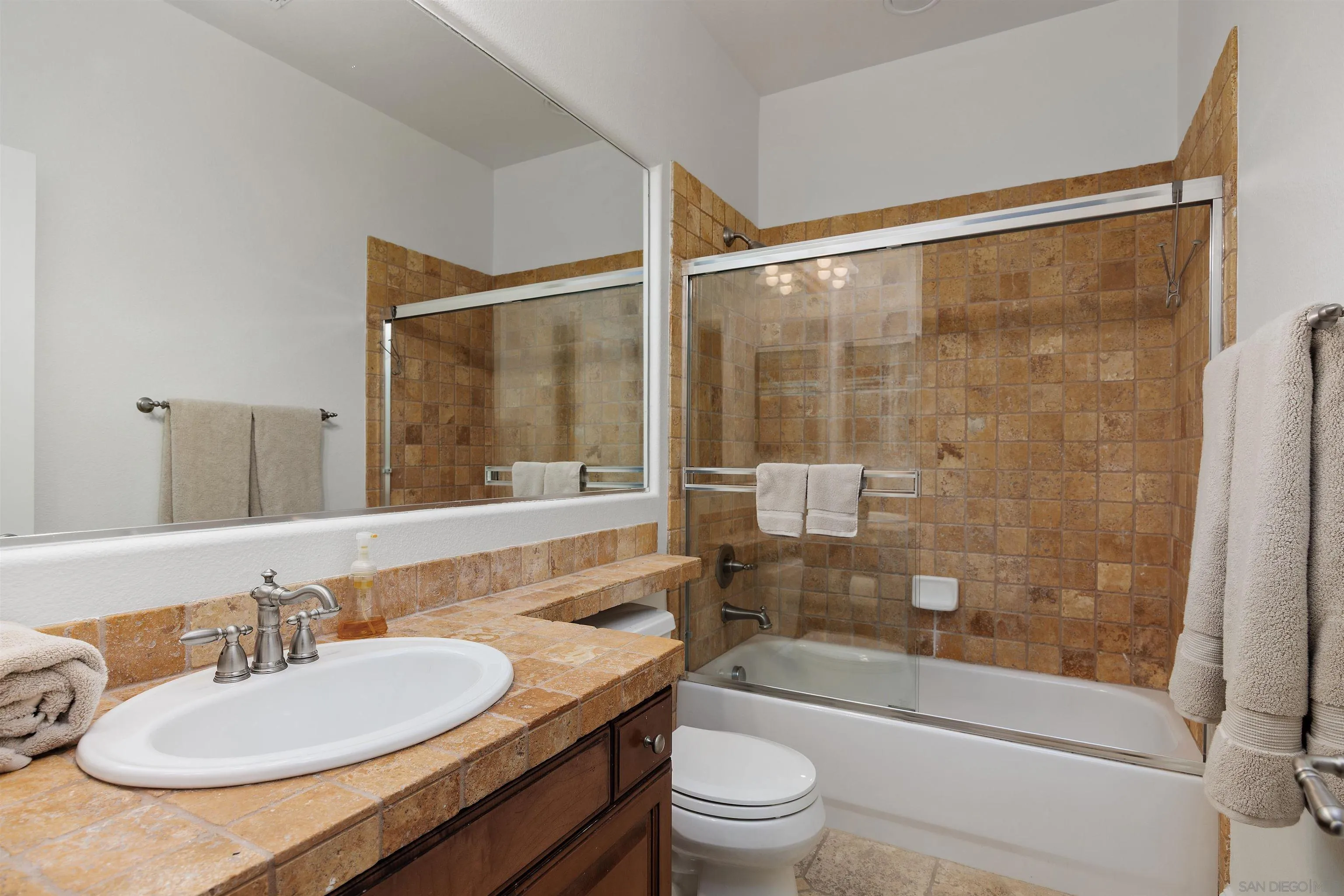 https://cdn.realtyfeed.com/cdn/127/260014152/1afa083b41a82d305991057388e3afab.webp