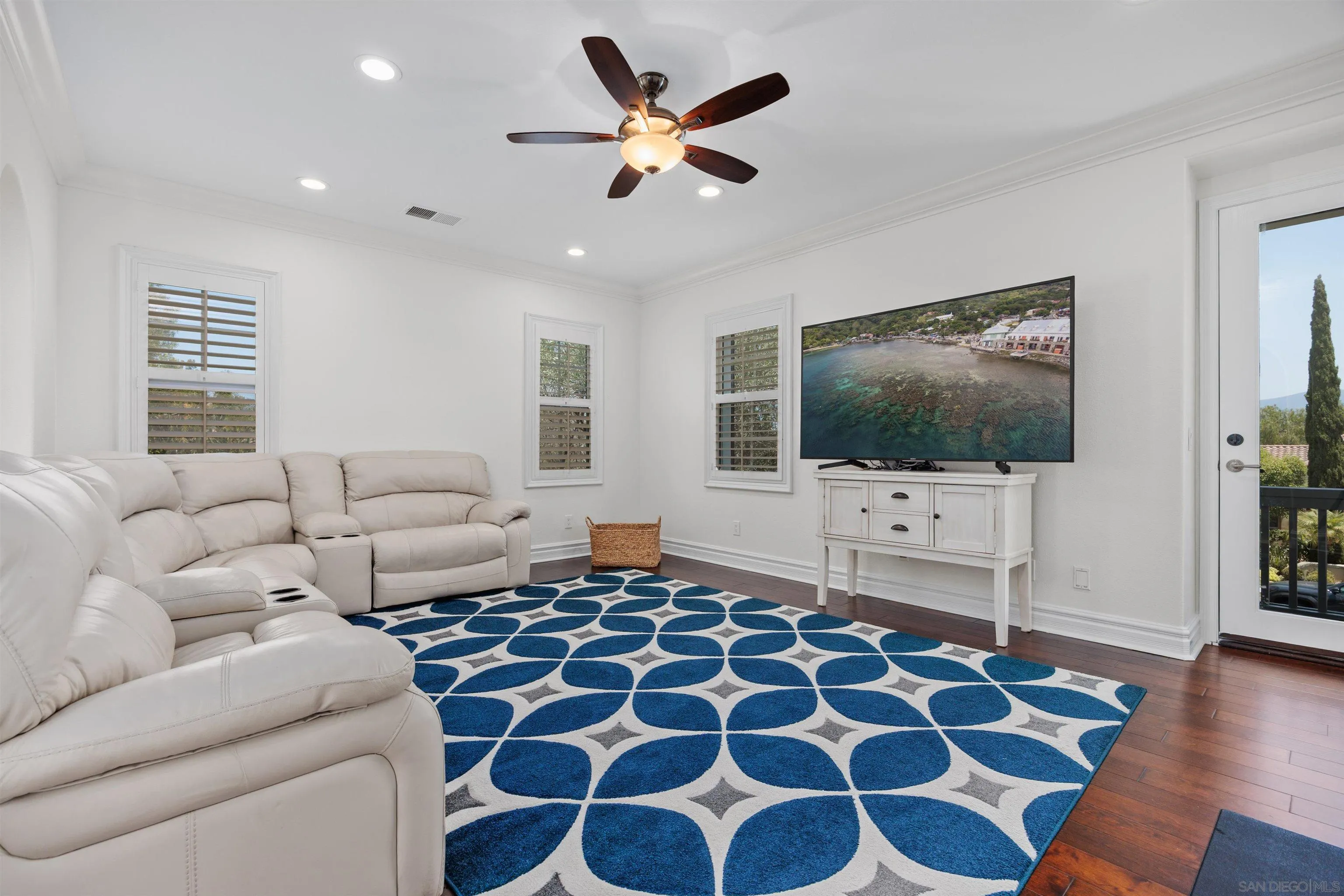 https://cdn.realtyfeed.com/cdn/127/260014152/1d088cb10f7a47515b1a60c189f81f4e.webp