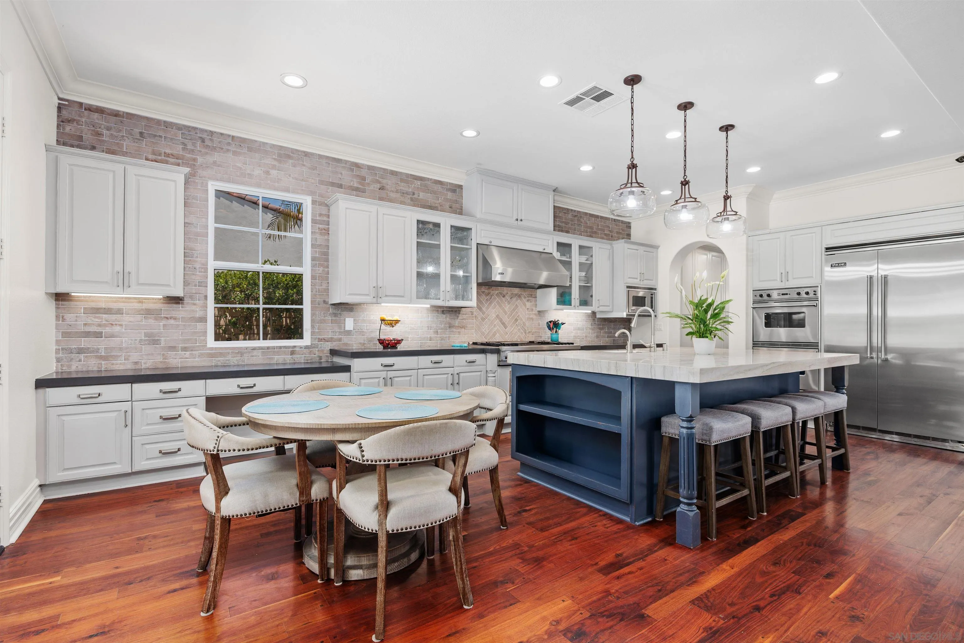 https://cdn.realtyfeed.com/cdn/127/260014152/3ea5e98d23a1798f1ba62fe9213c4ca6.webp