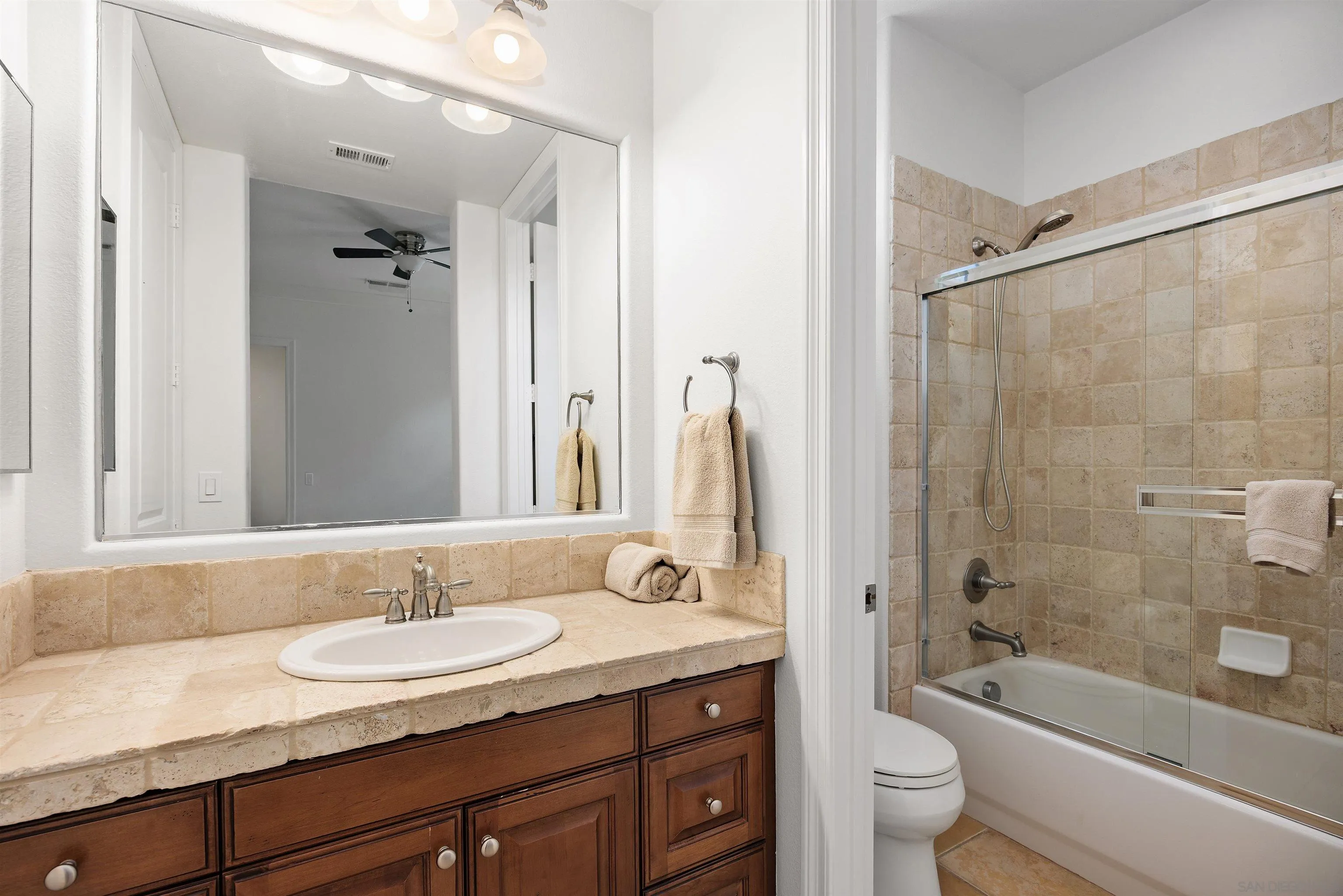 https://cdn.realtyfeed.com/cdn/127/260014152/ab44af8ad667c57fa6526b363810fb65.webp