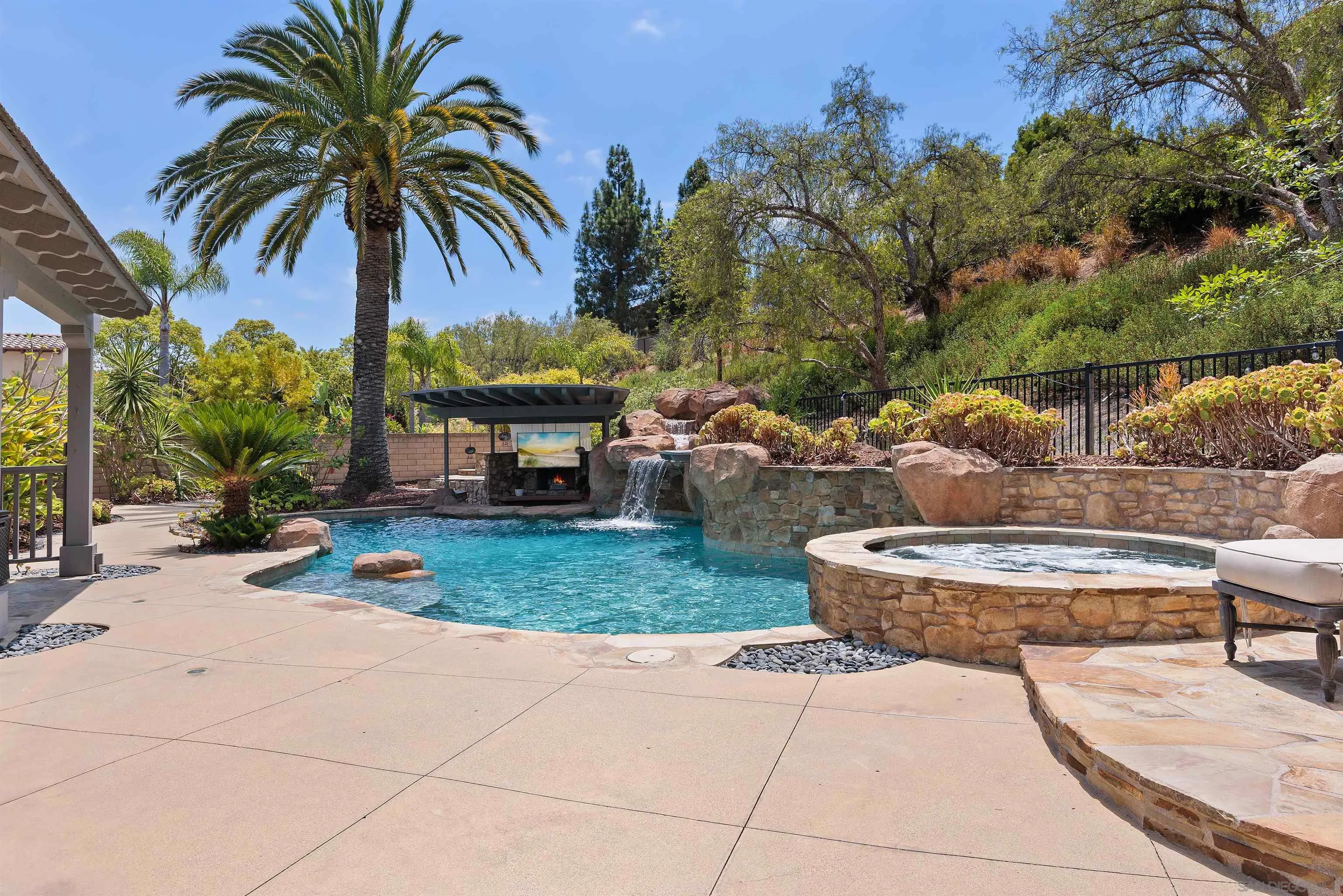 https://cdn.realtyfeed.com/cdn/127/260014152/db41bf5fce2b9bd3211e53acd4333167.webp