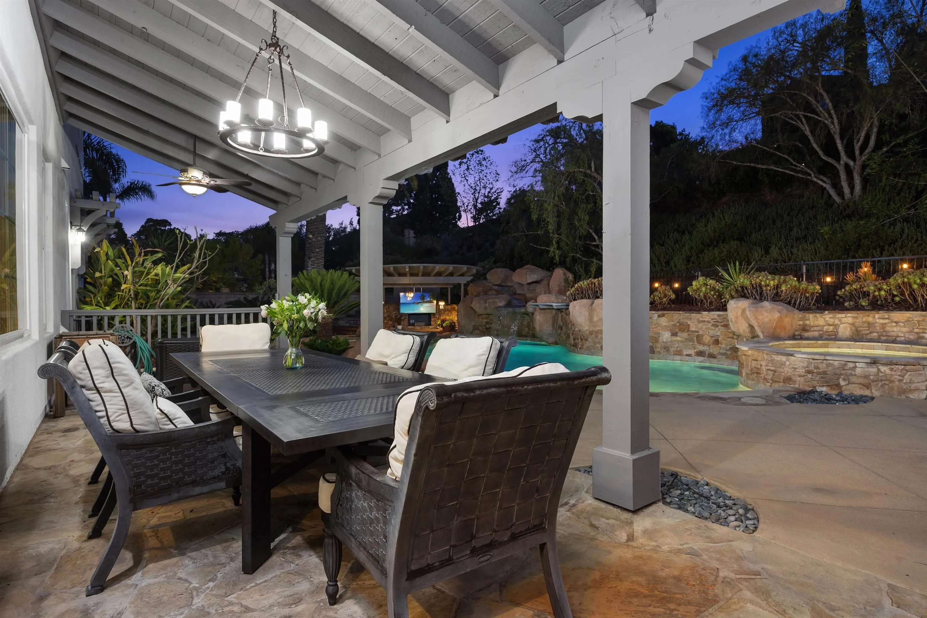 https://cdn.realtyfeed.com/cdn/127/260014152/f51dc26cf2cc605f39f6b26d8b572bc5.webp